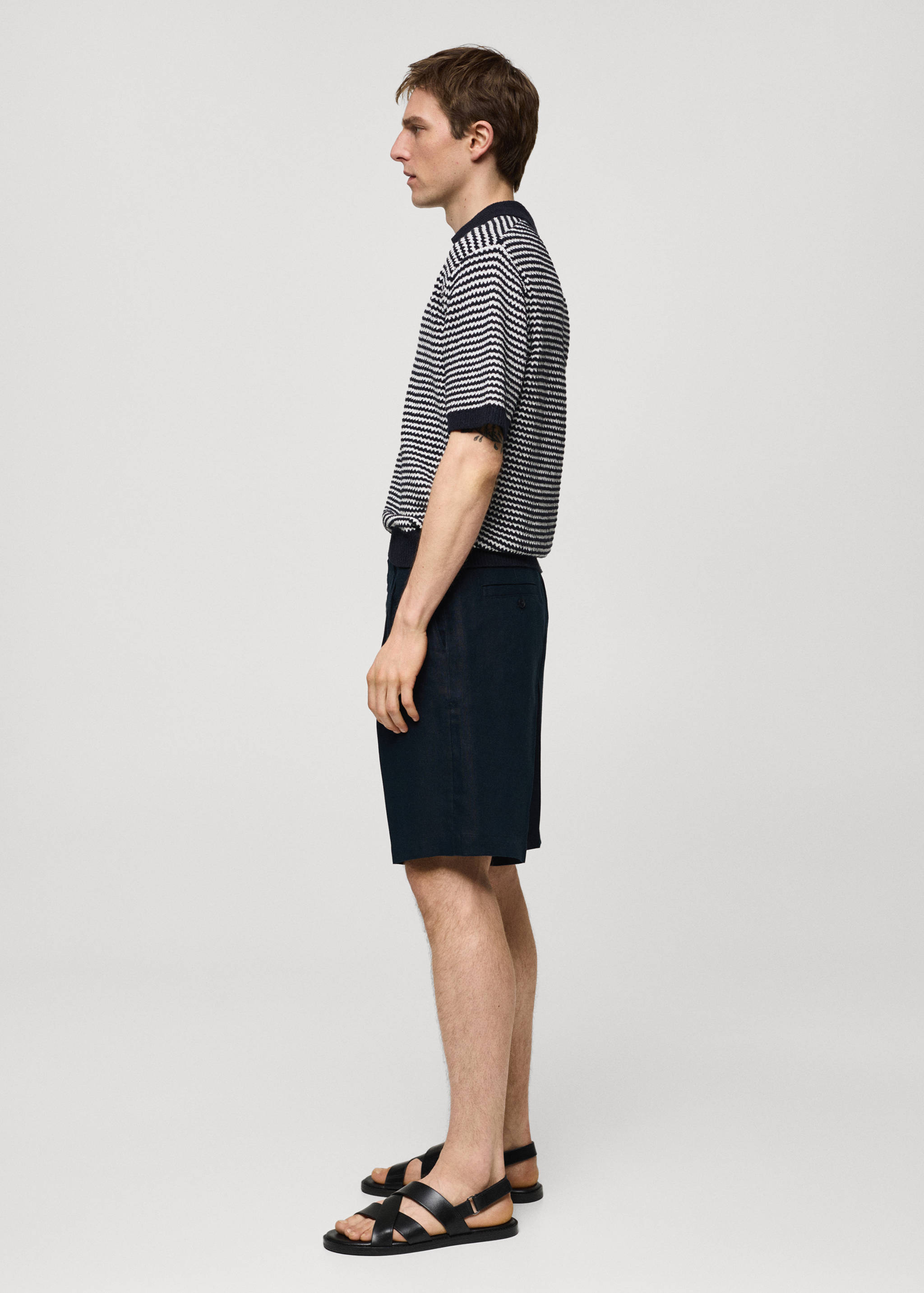 100% linen bermuda shorts with pleats - Details of the article 2