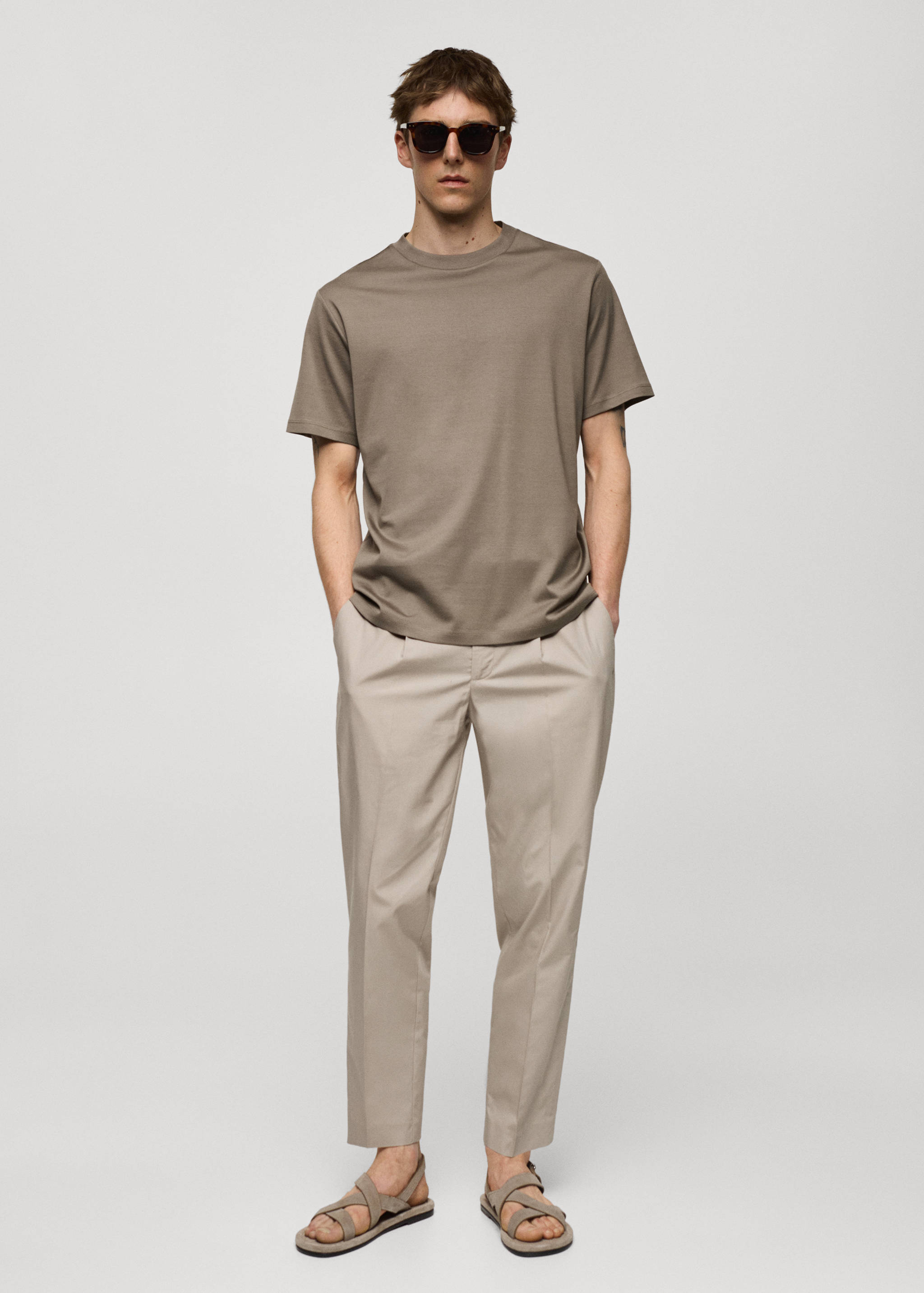 100% cotton slim-fit t-shirt - General plane