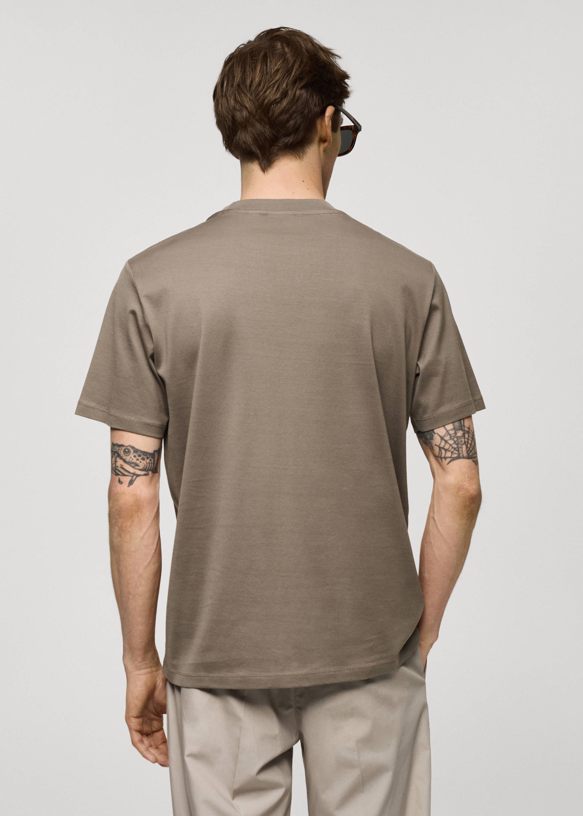 100% cotton slim-fit t-shirt - Reverse of the article
