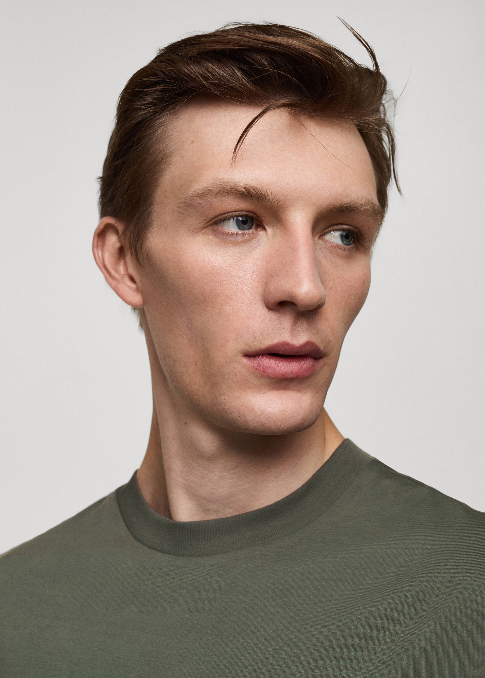 100% cotton slim-fit t-shirt - Details of the article 1