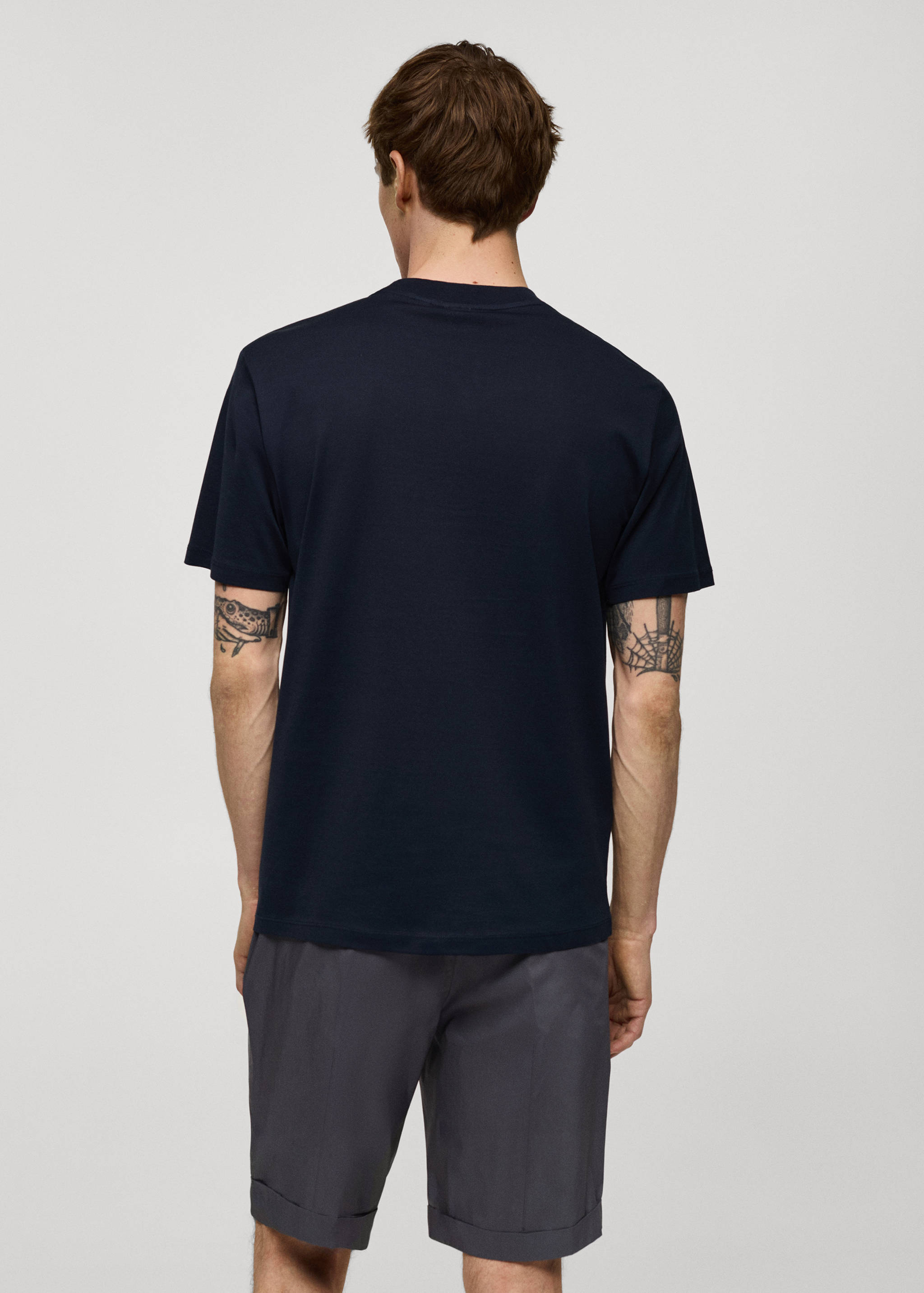 100% cotton slim-fit t-shirt - Reverse of the article