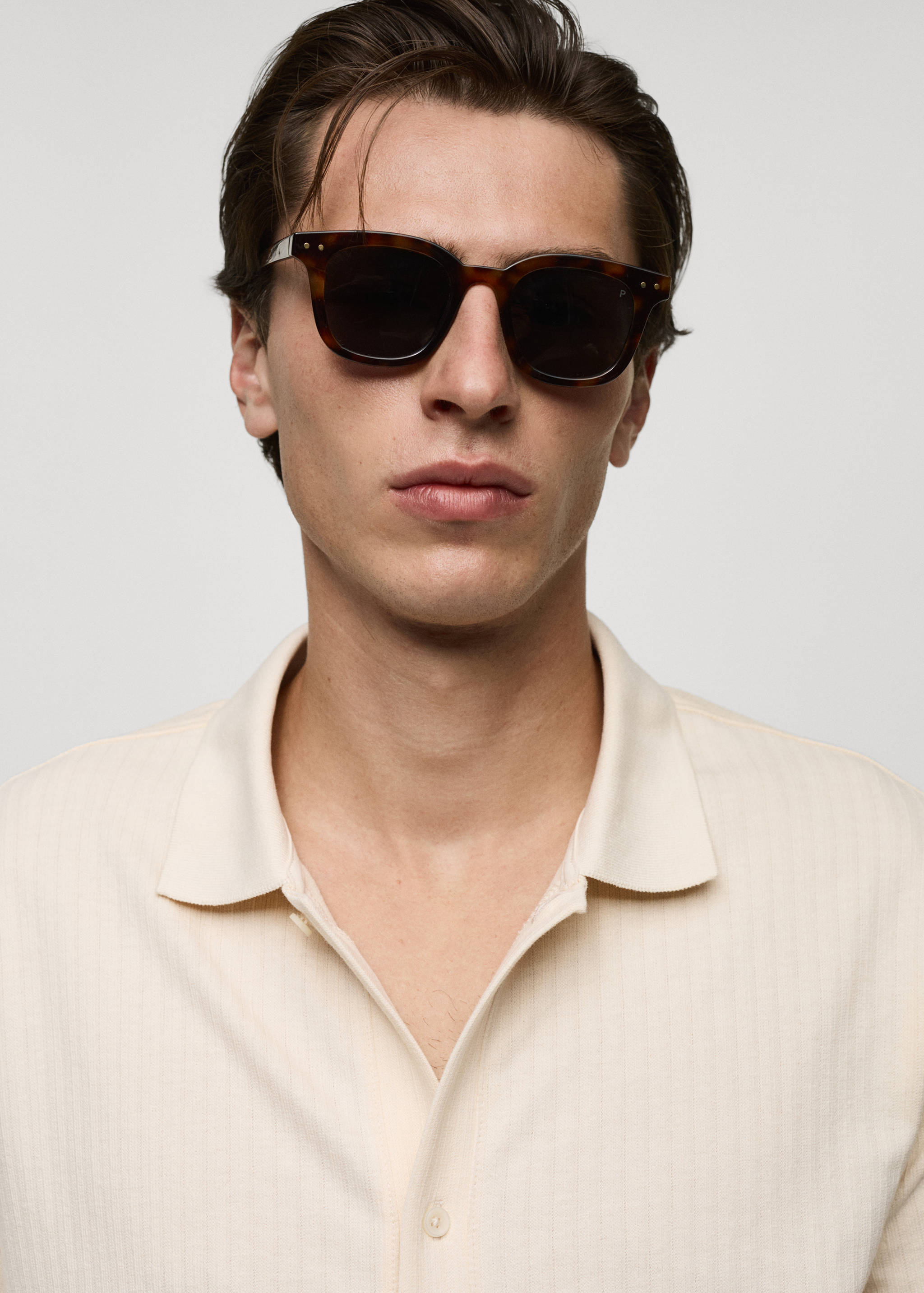 Regular-fit textured buttoned polo shirt - Details of the article 1