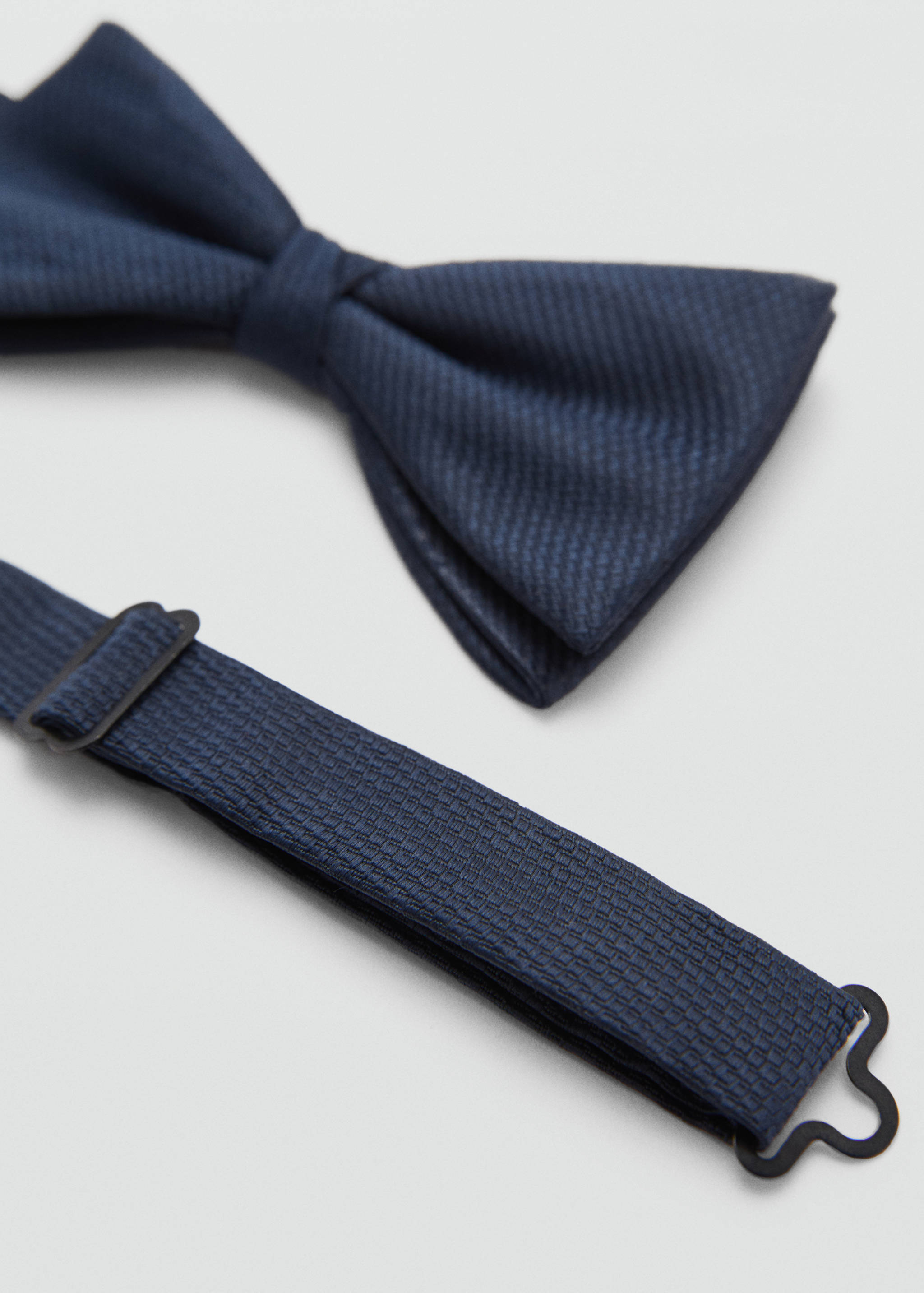 Classic bow tie with microstructure - Medium plane