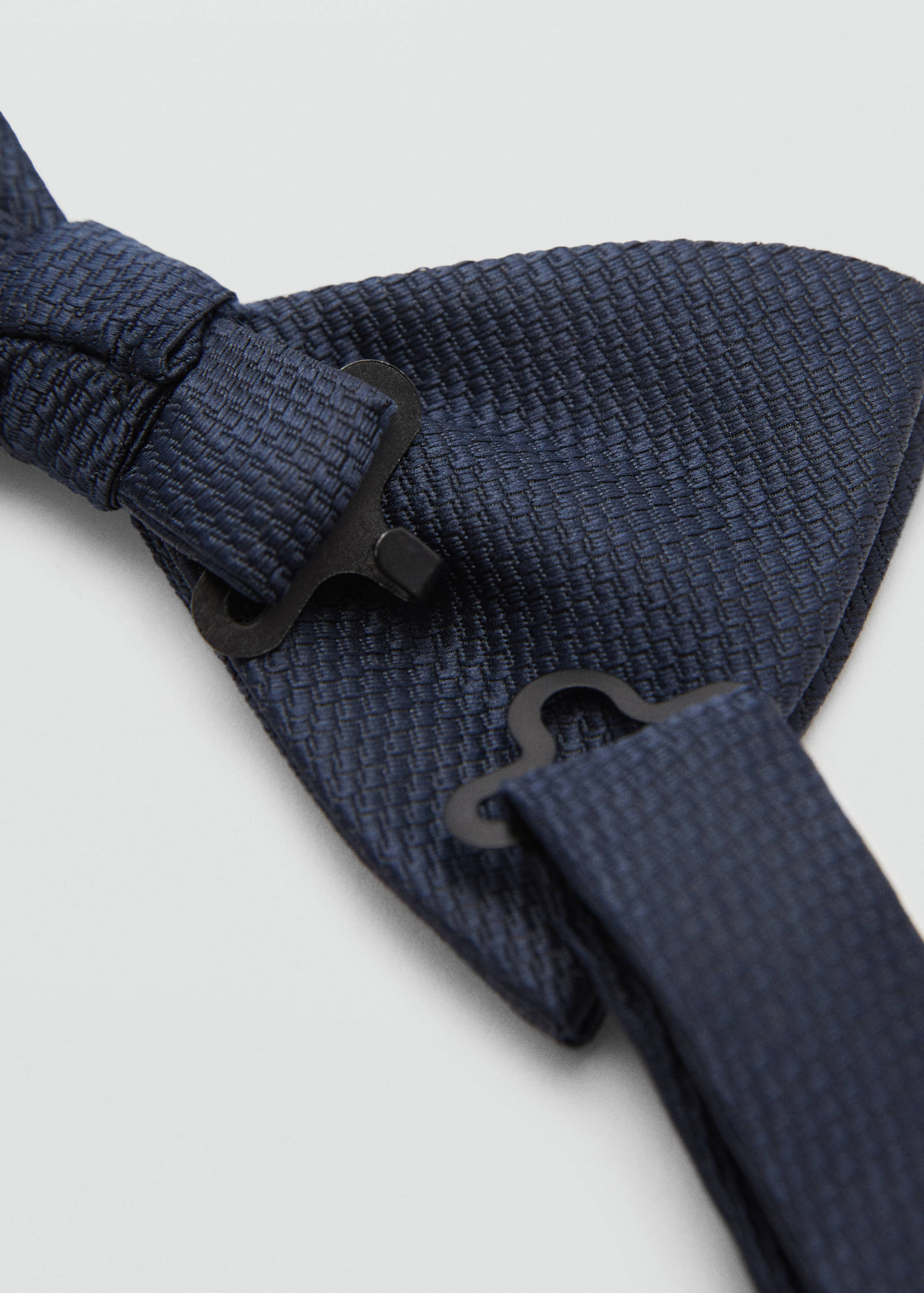 Classic bow tie with microstructure - Details of the article 1