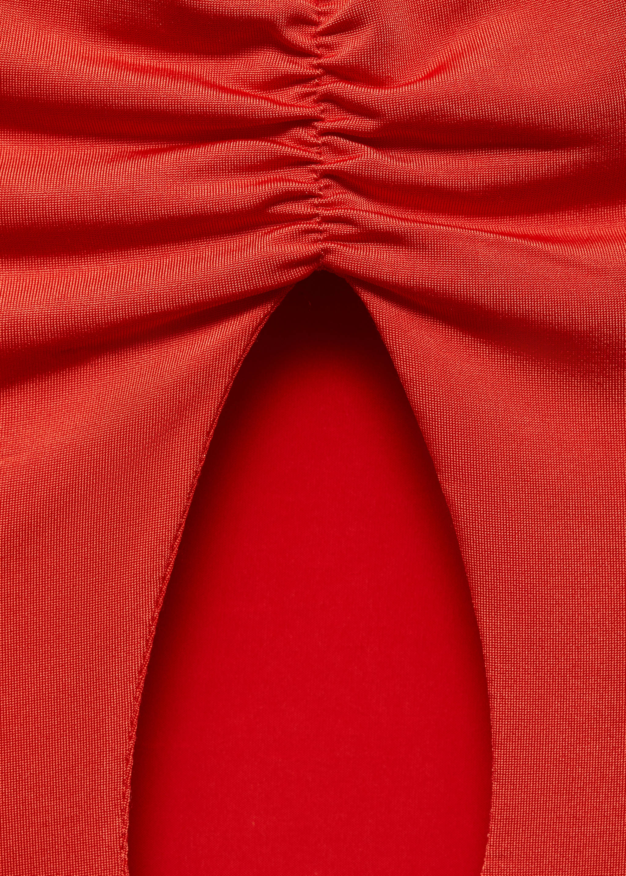 Halter-neck top with slit - Details of the article 8