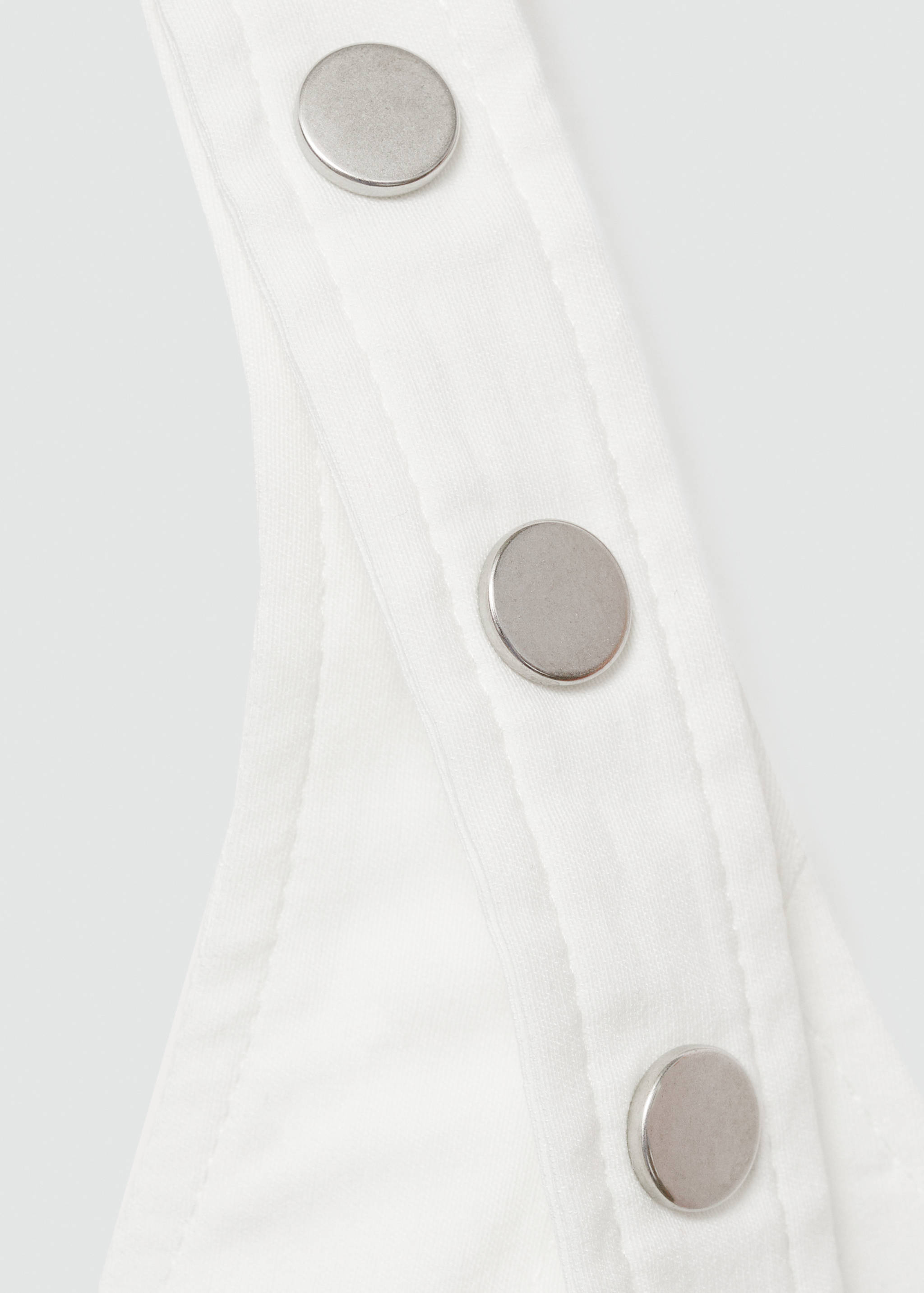 Halter-neck top with buttons - Details of the article 8