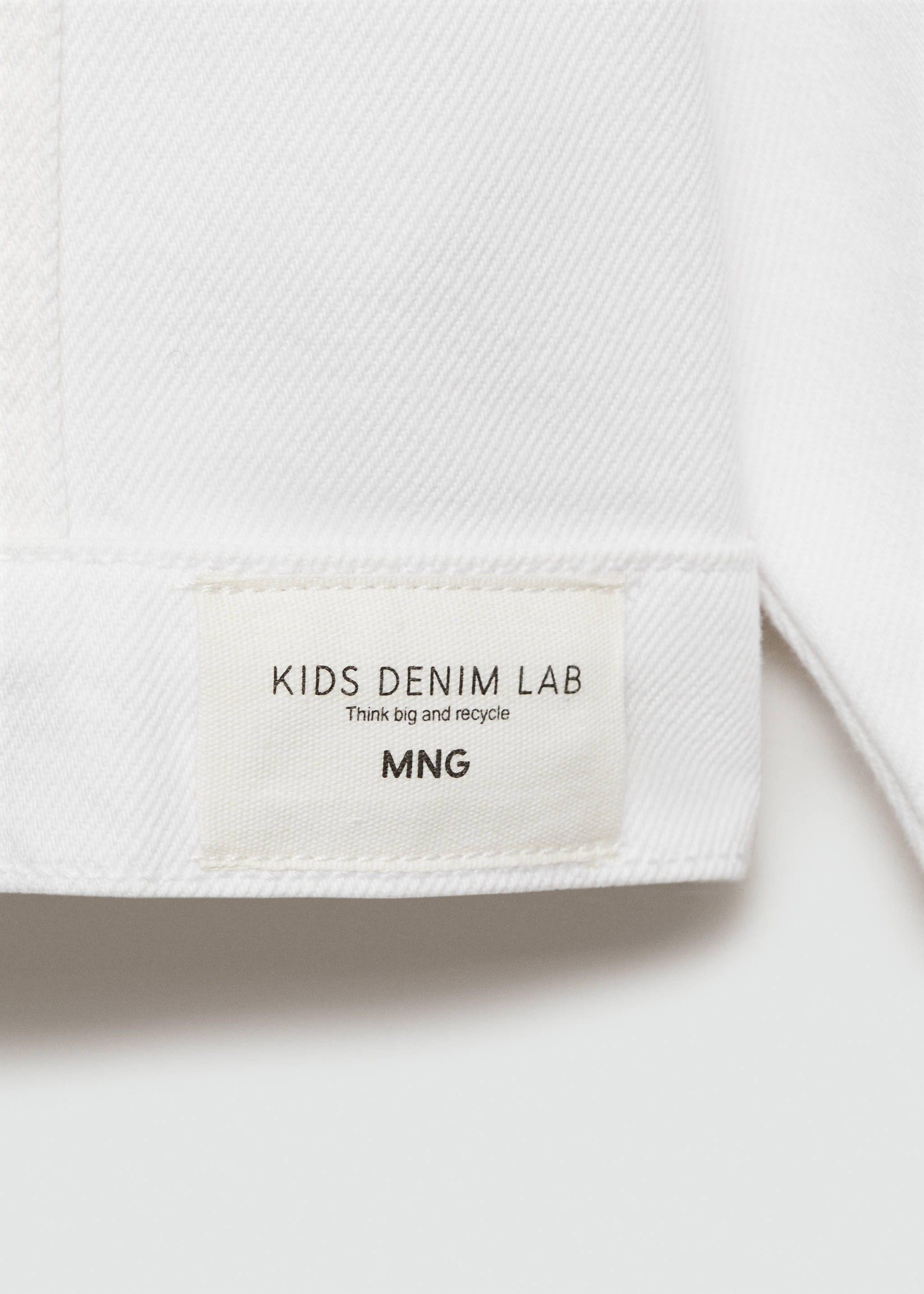 Pocketed denim jacket - Details of the article 0