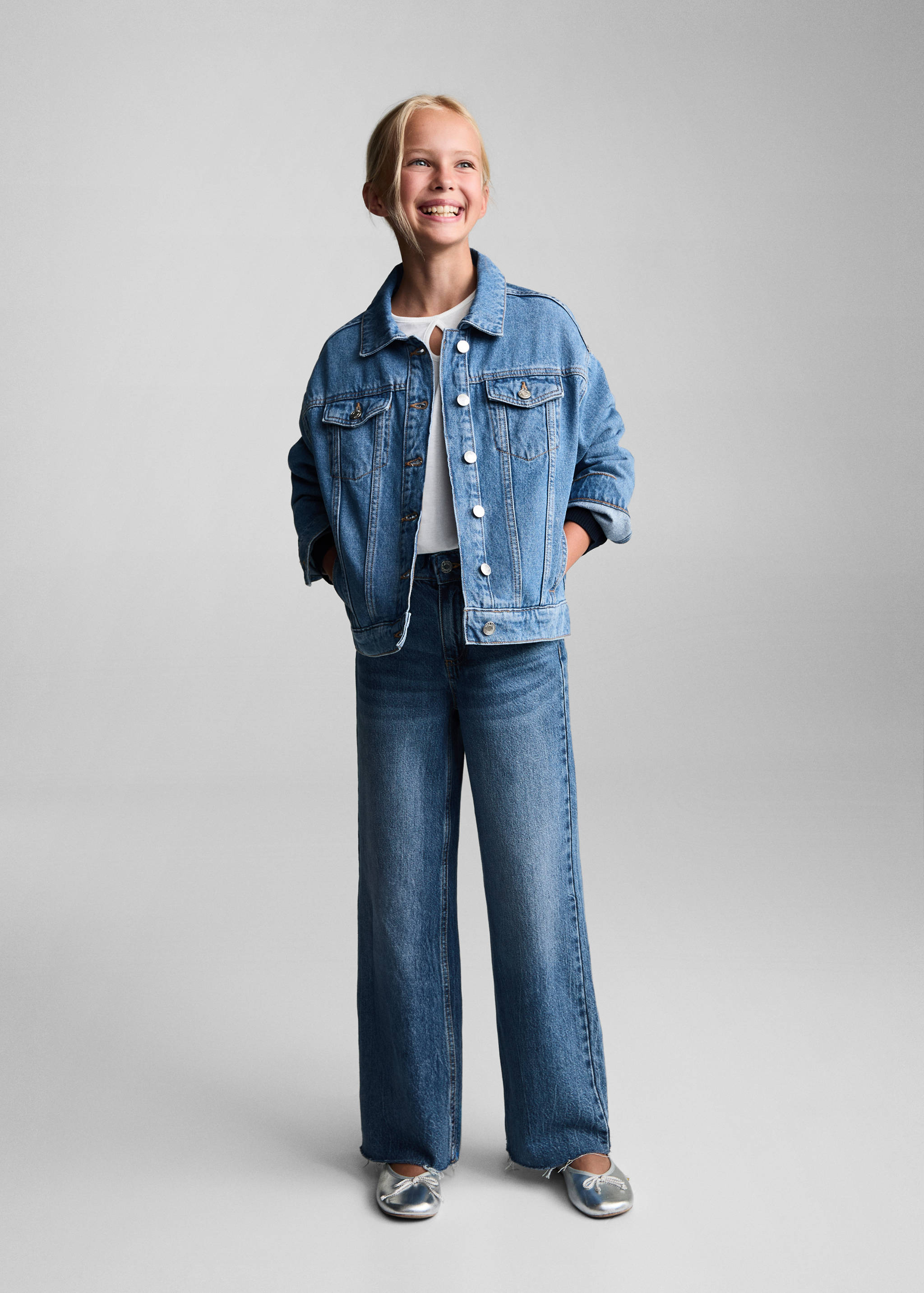 Pocketed denim jacket - General plane