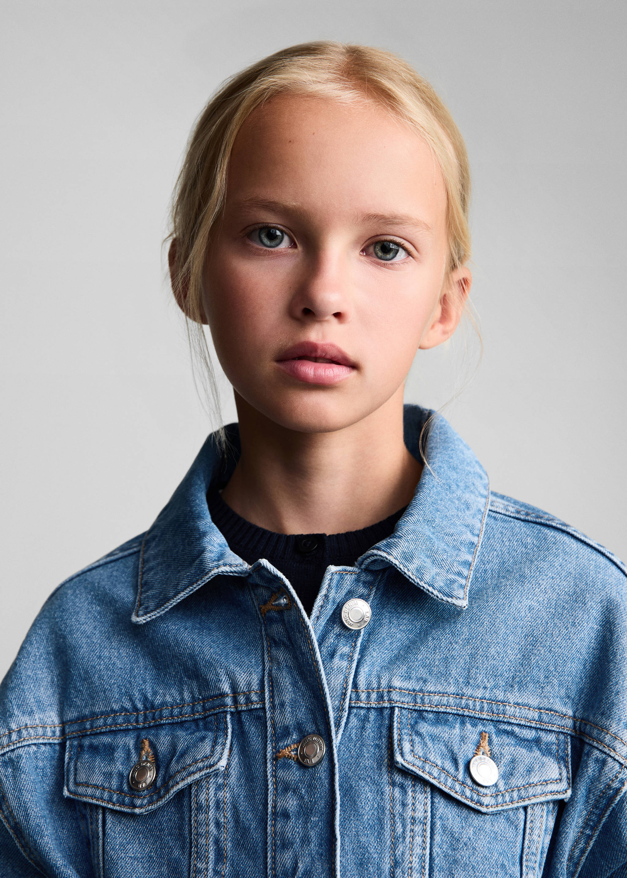 Pocketed denim jacket - Details of the article 1