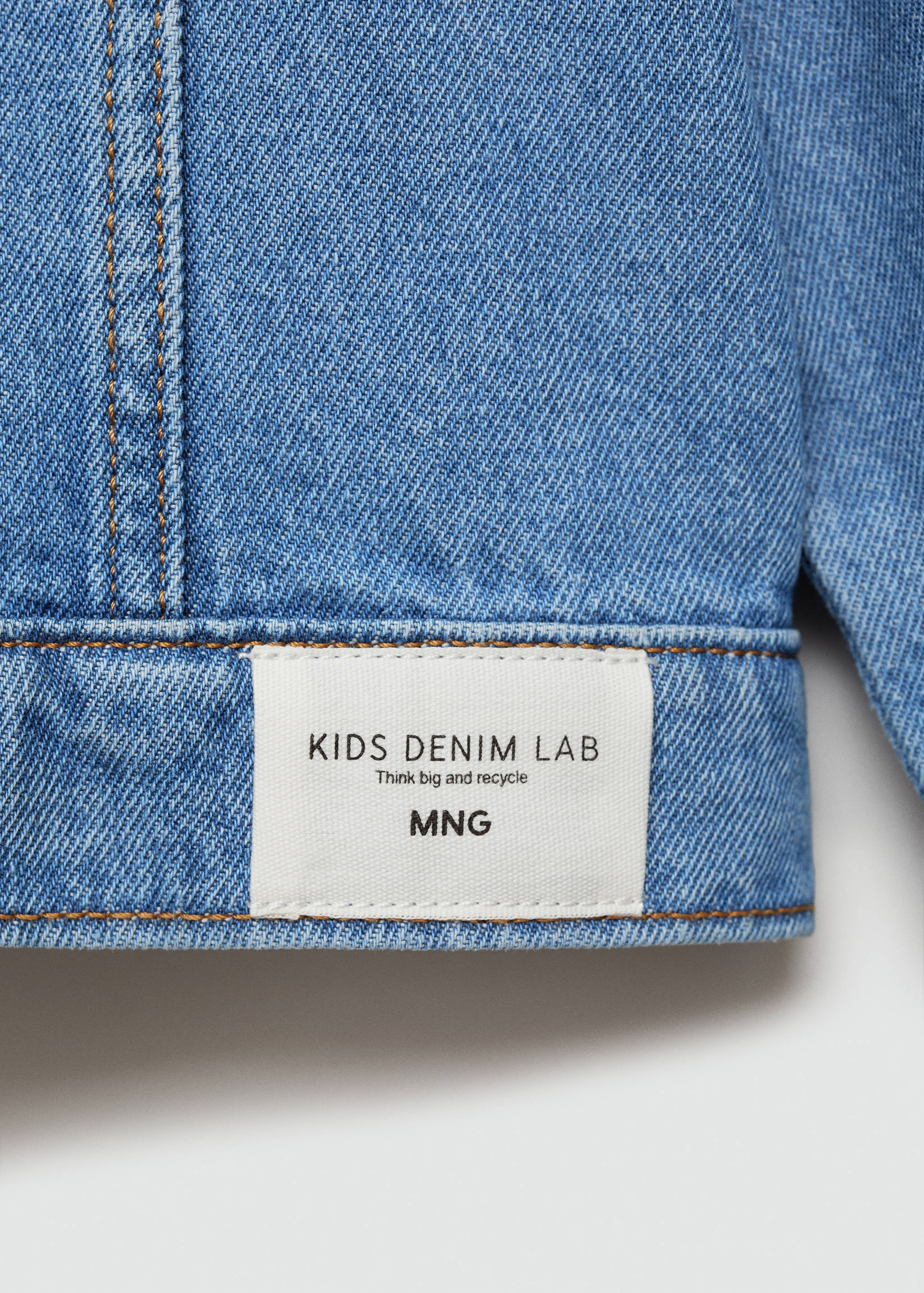 Pocketed denim jacket - Details of the article 0