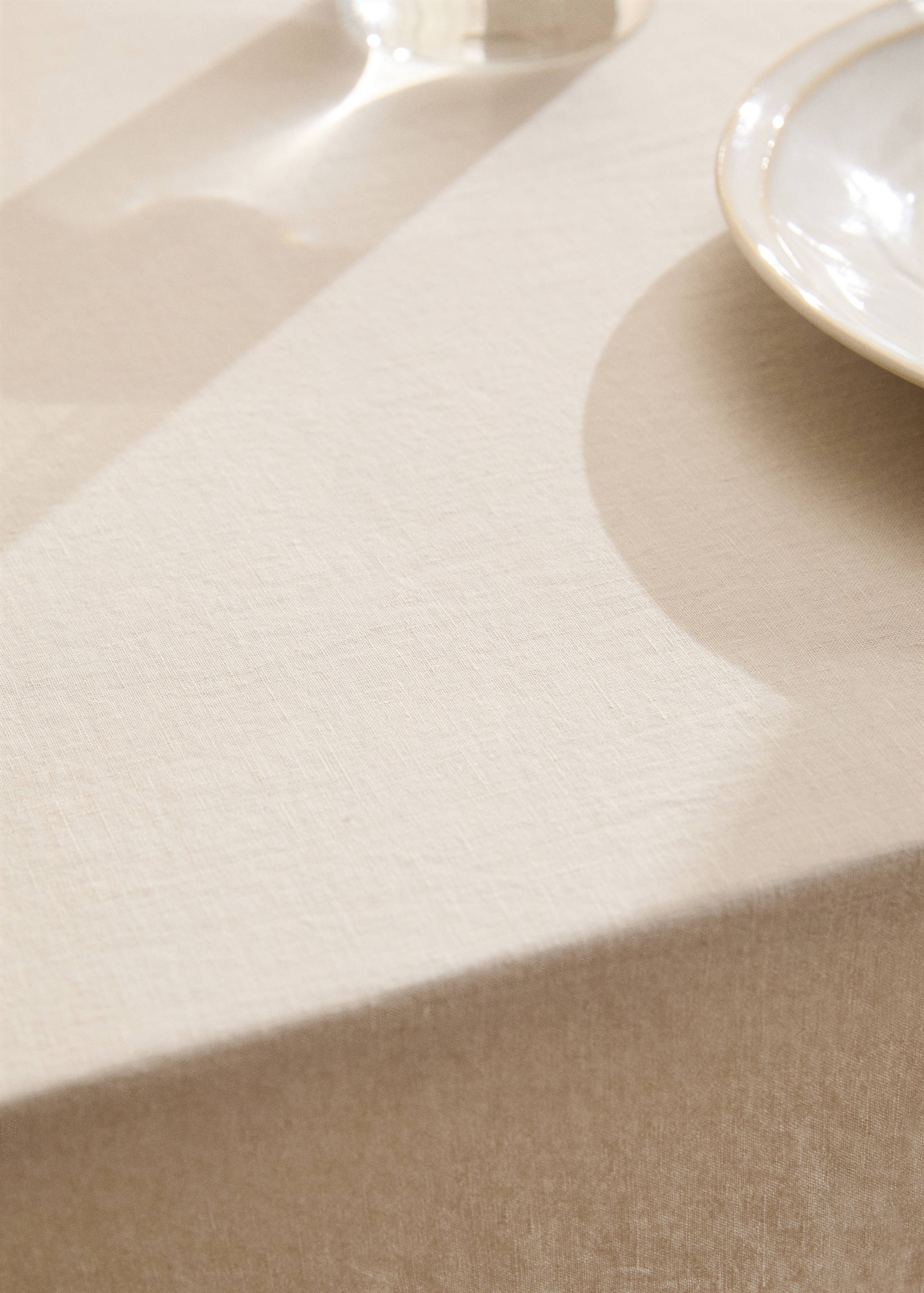 100% linen tablecloth for 6 to 8 diners - Details of the article 7
