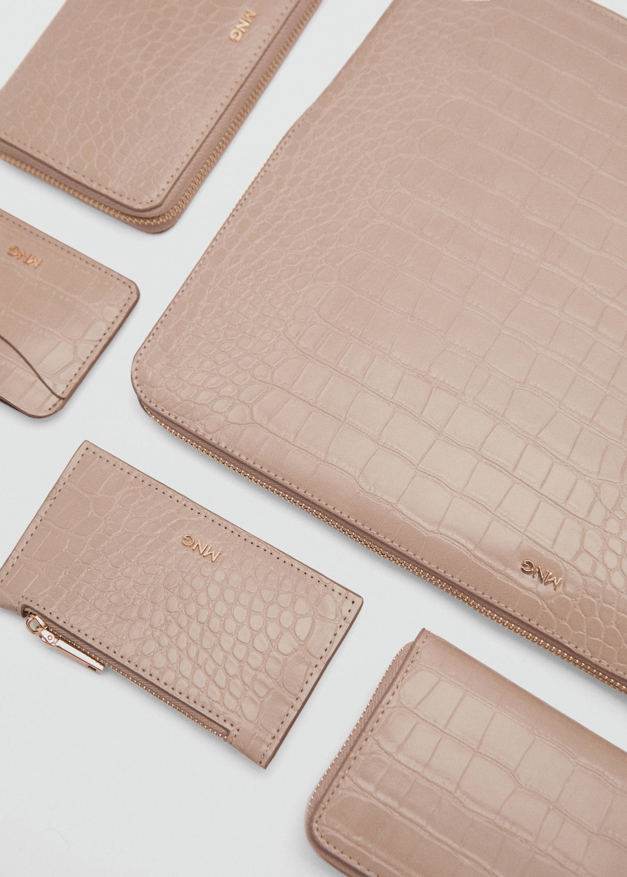 Croco wallet with zip - Details of the article 2