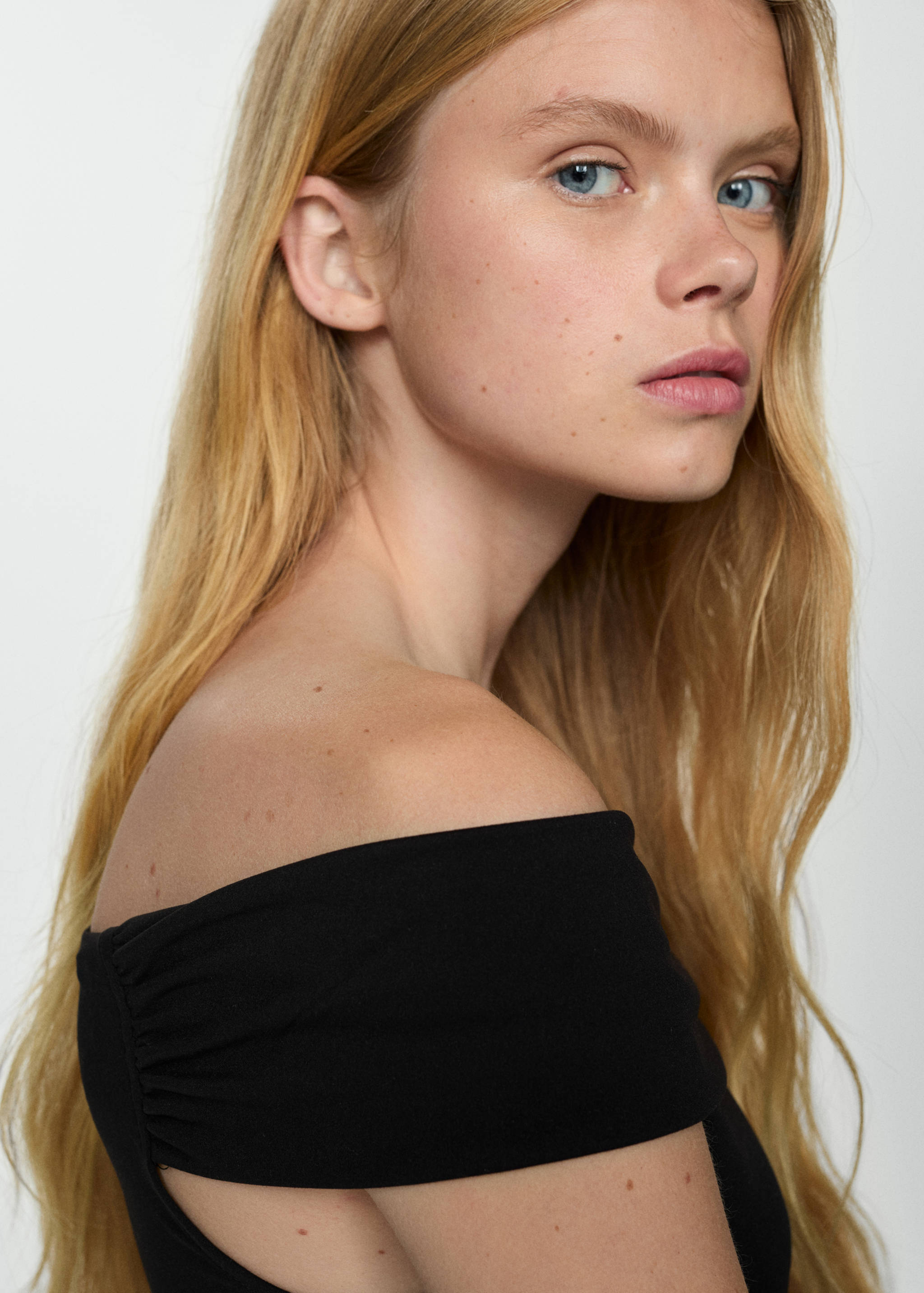 Off-shoulder top - Details of the article 1