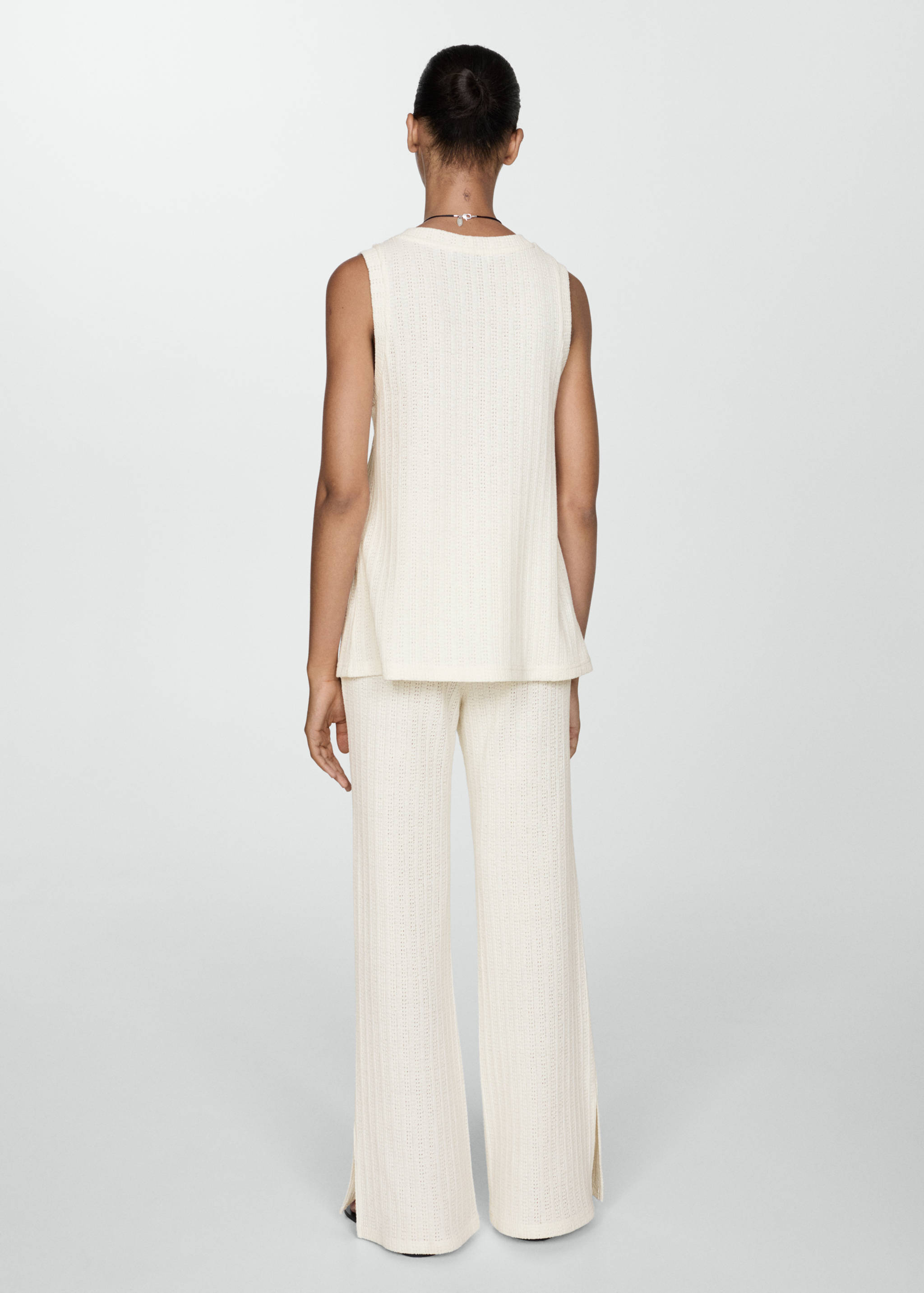 Crochet waistcoat with buttons - Reverse of the article