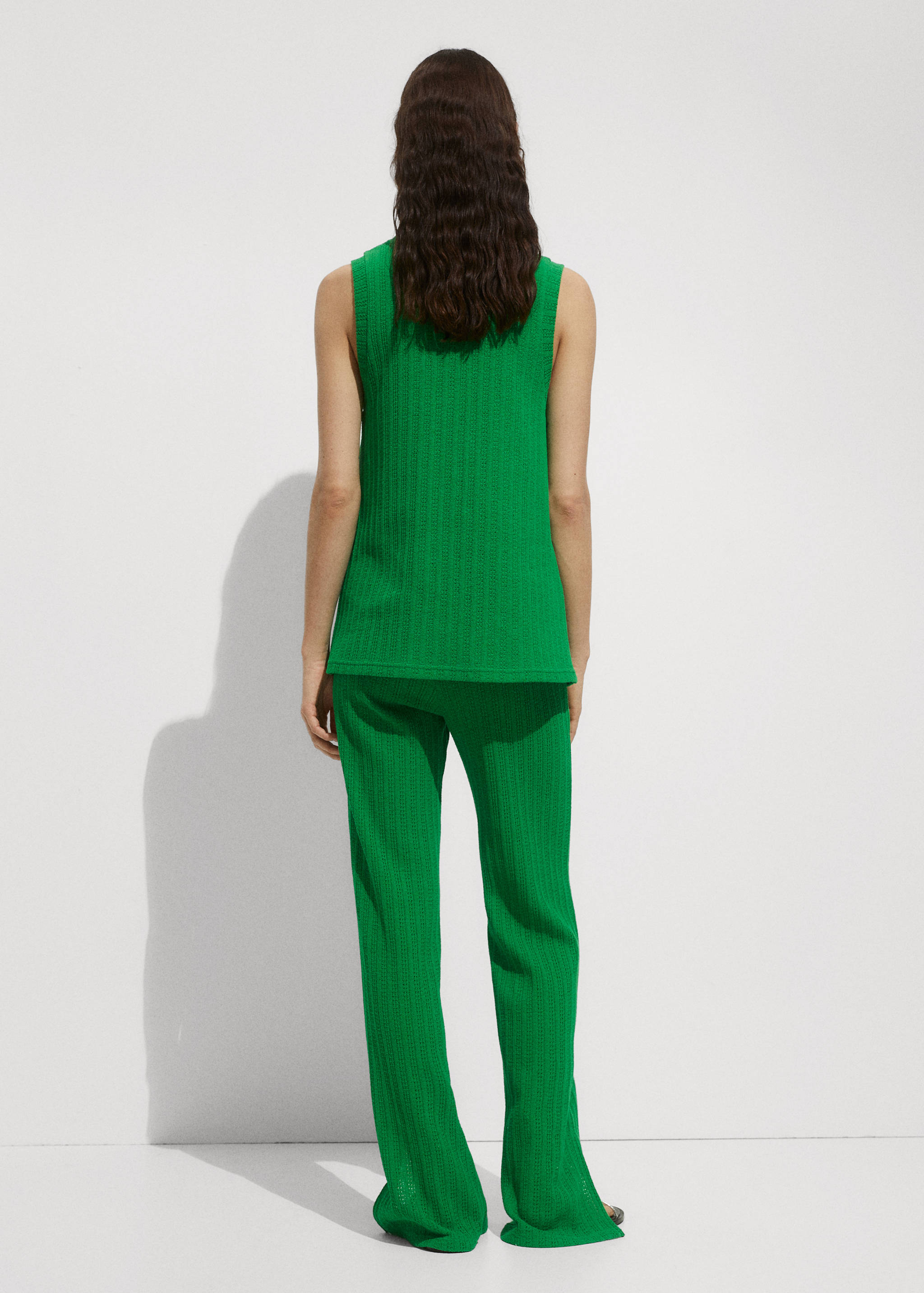 Crochet waistcoat with buttons - Reverse of the article