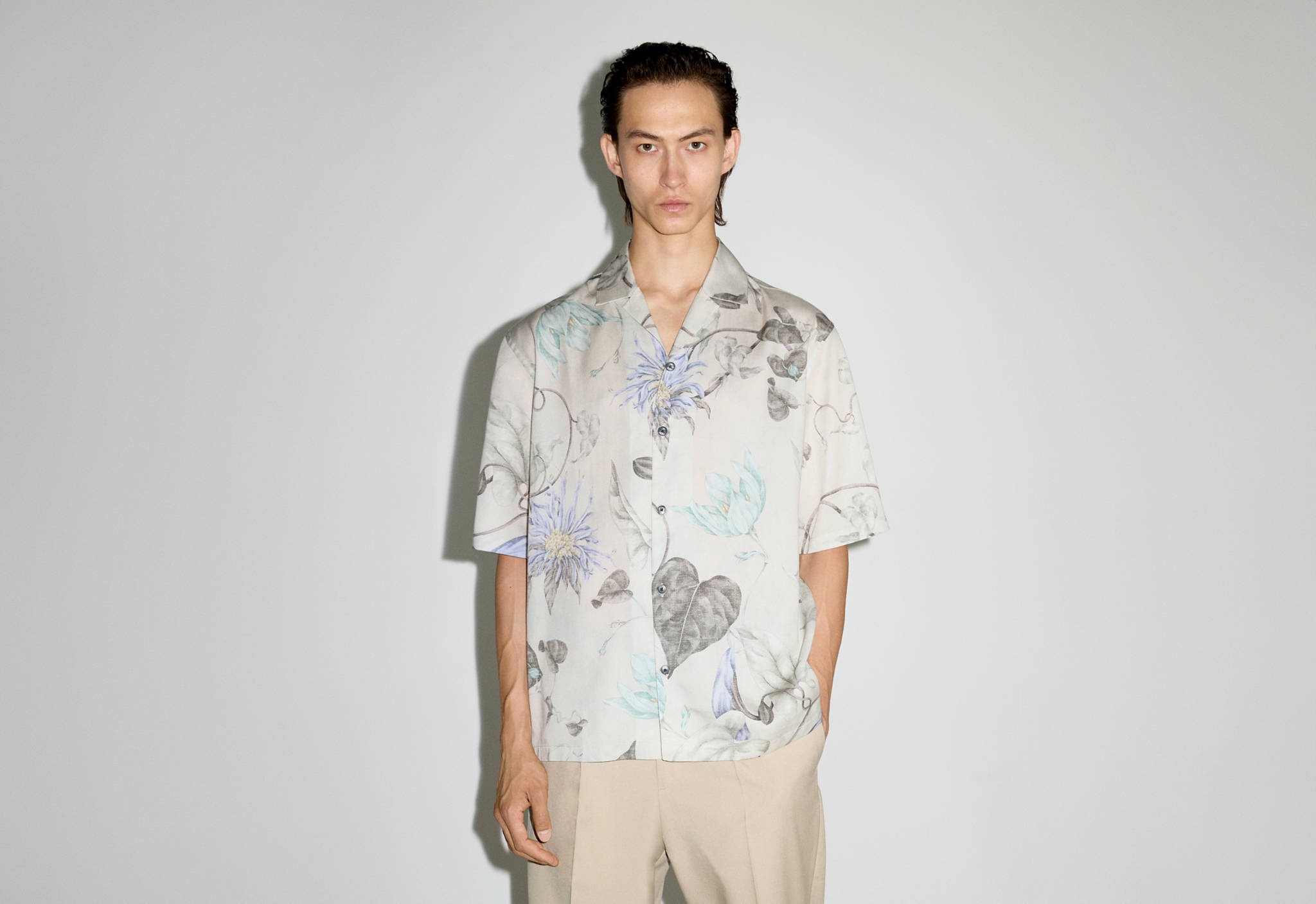 Camisa fluida estampado floral - Plano panorámico