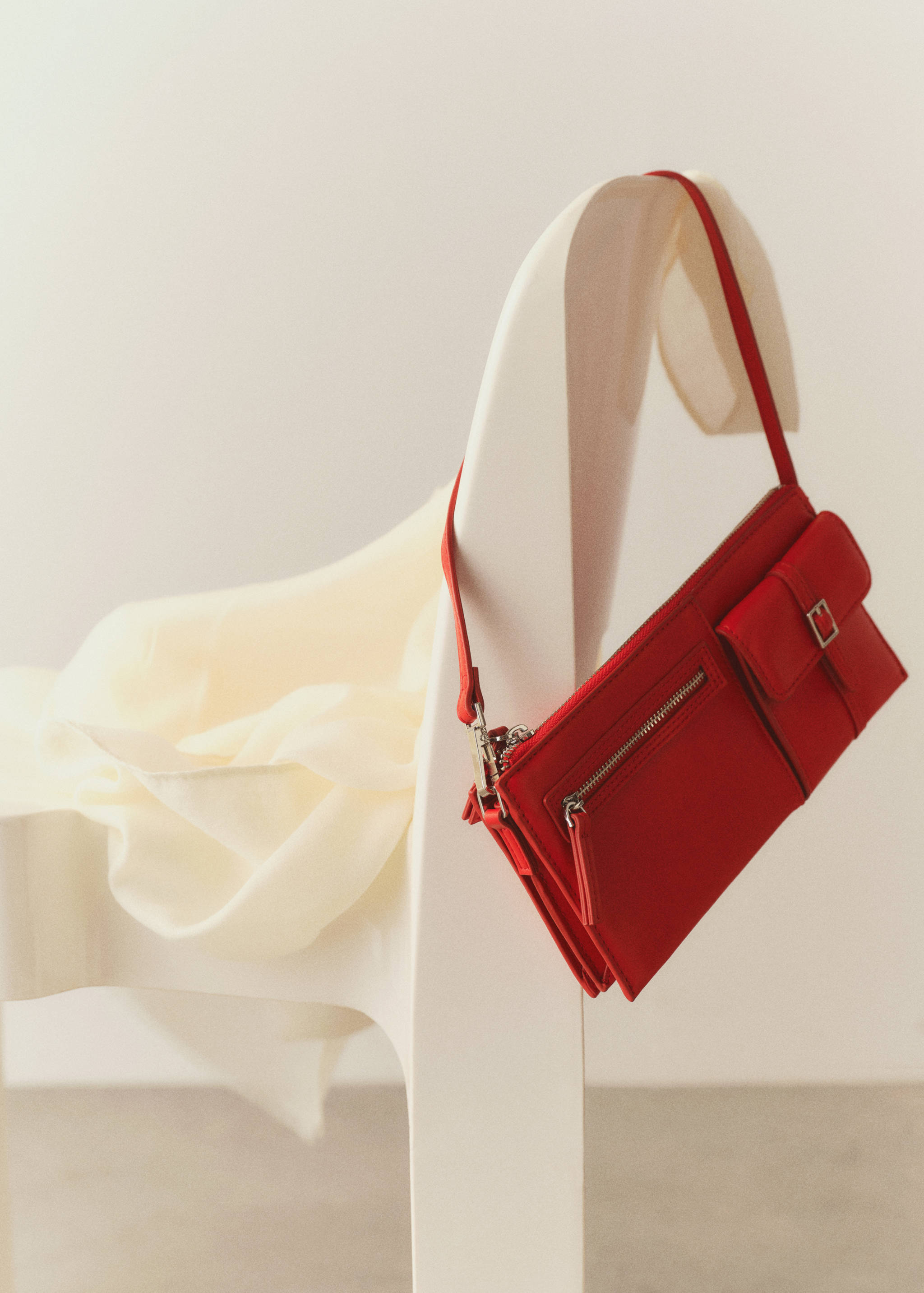 Shoulder bag with pockets - Details of the article 7