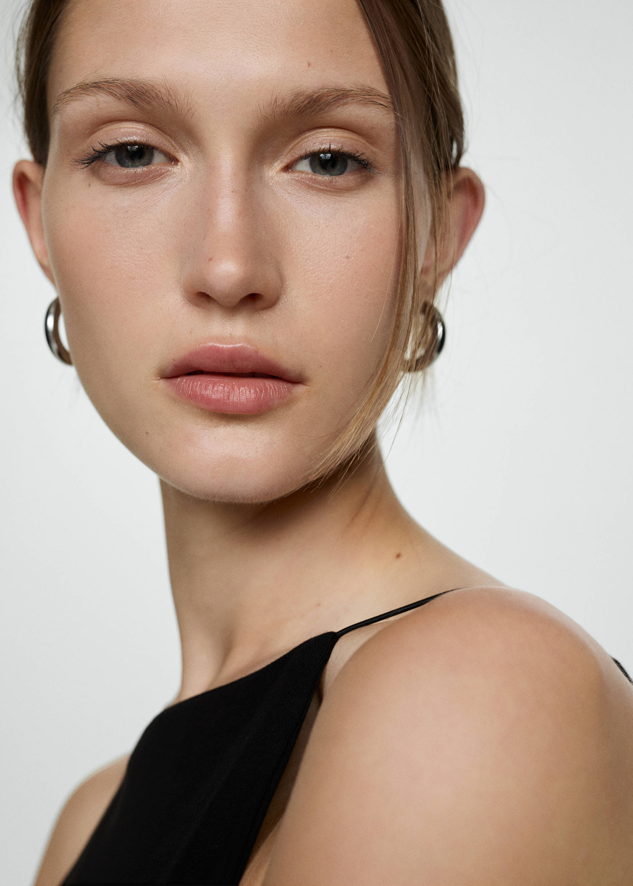 Fitted halter-neck dress - Details of the article 1