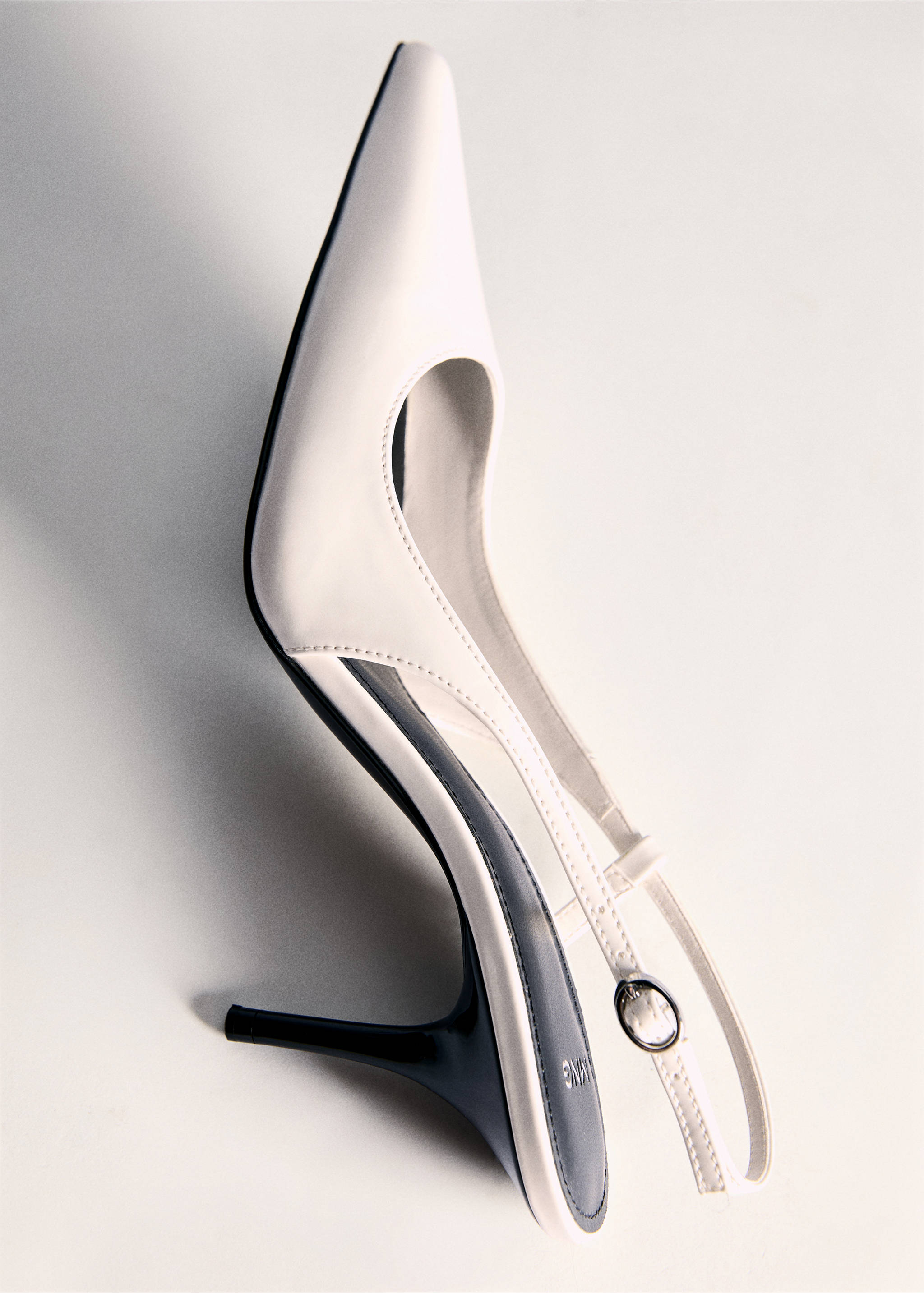 High-heeled shoes - Details of the article 5, White. Ref: 77072925-00.