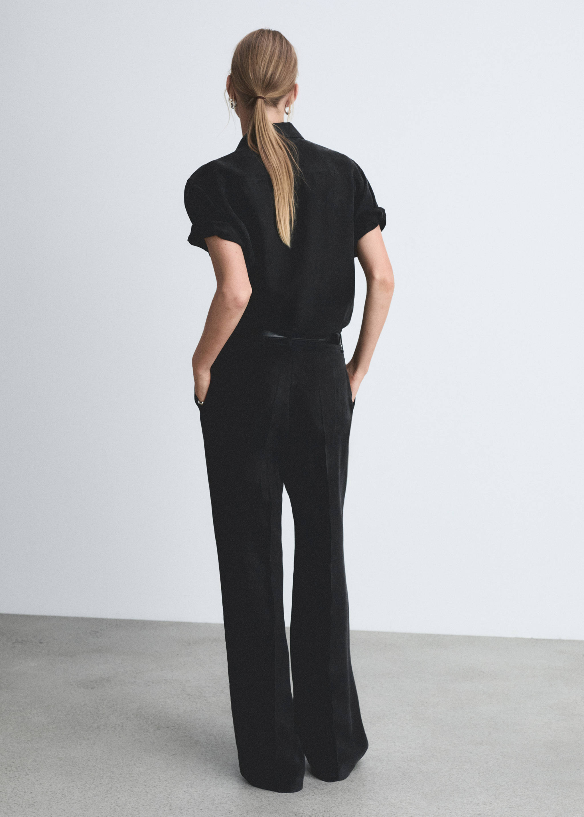 Short-sleeved cupro shirt - Reverse of the article