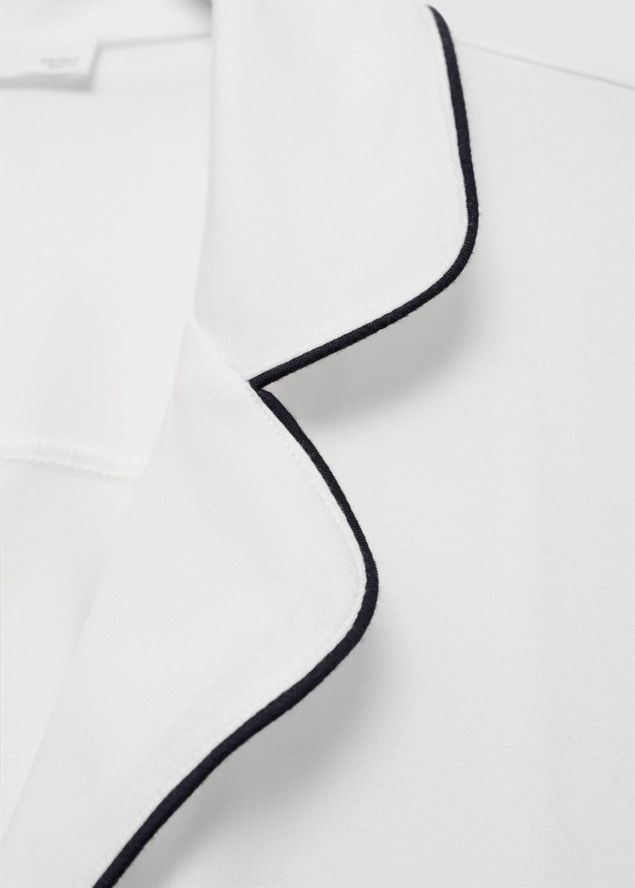 Two-piece pyjamas with piping - Details of the article 8