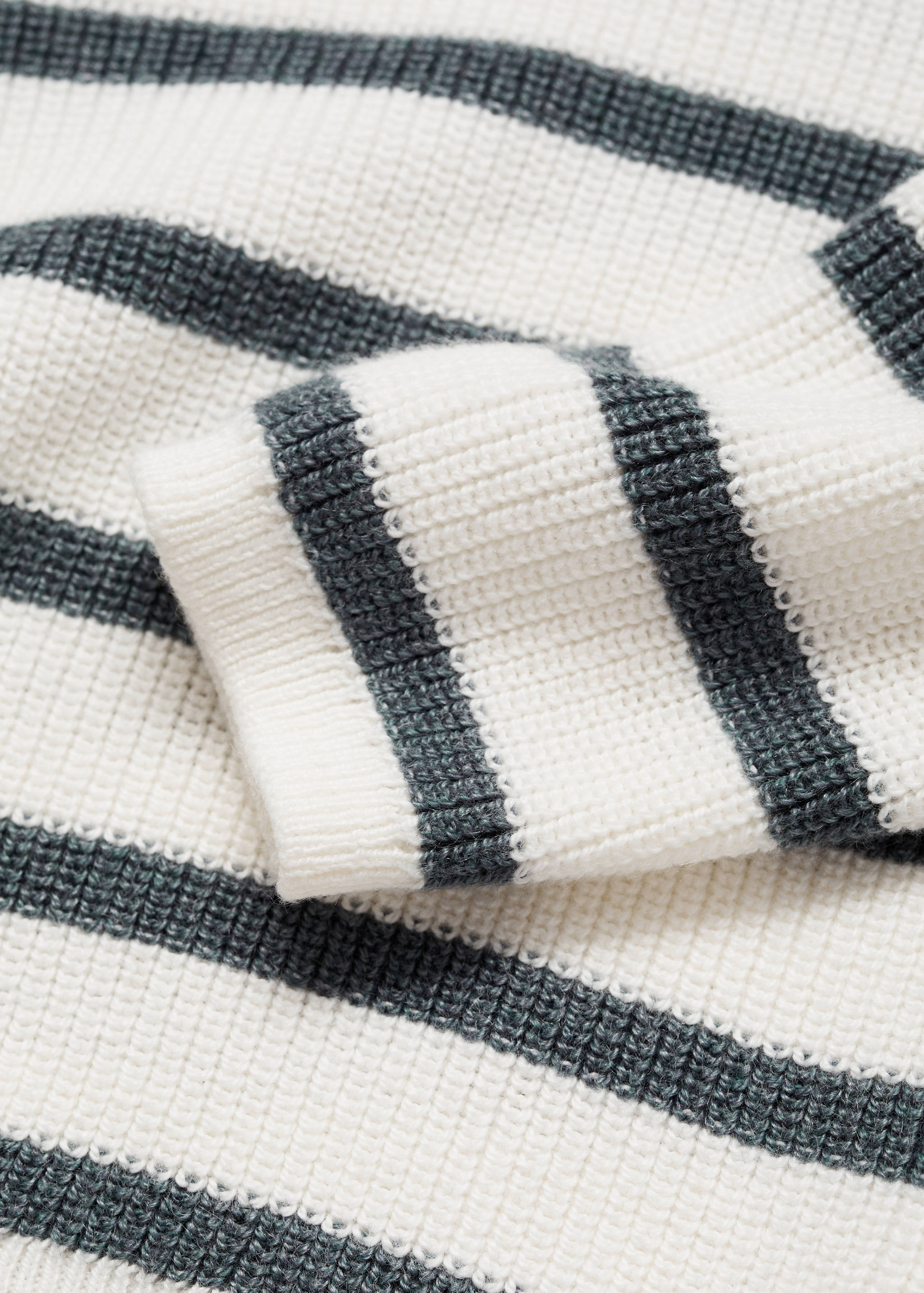 كنزة منسوجة مخططة - تفاصيل المنتج 0