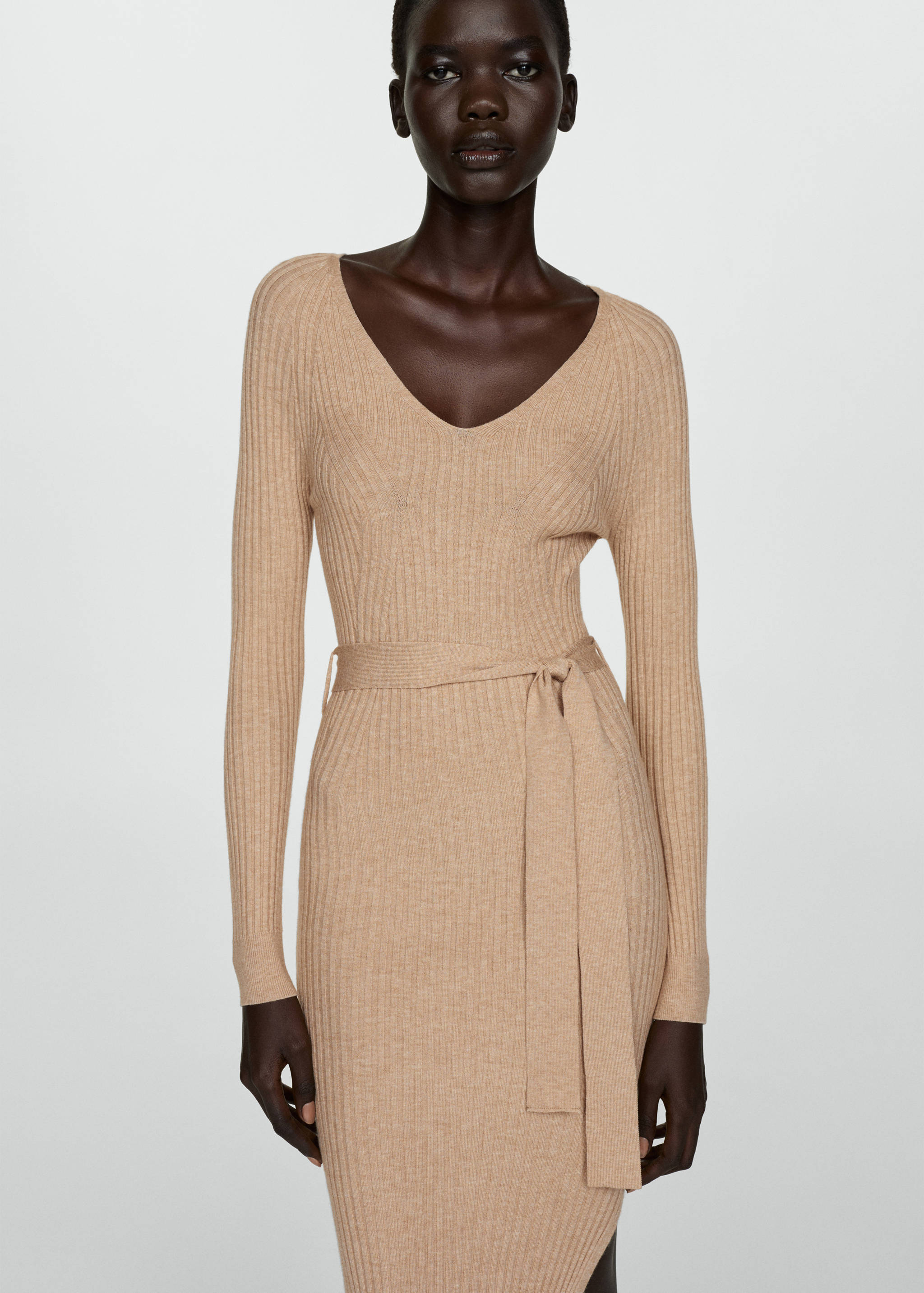 Vestido punto midi cinturón - Plano medio