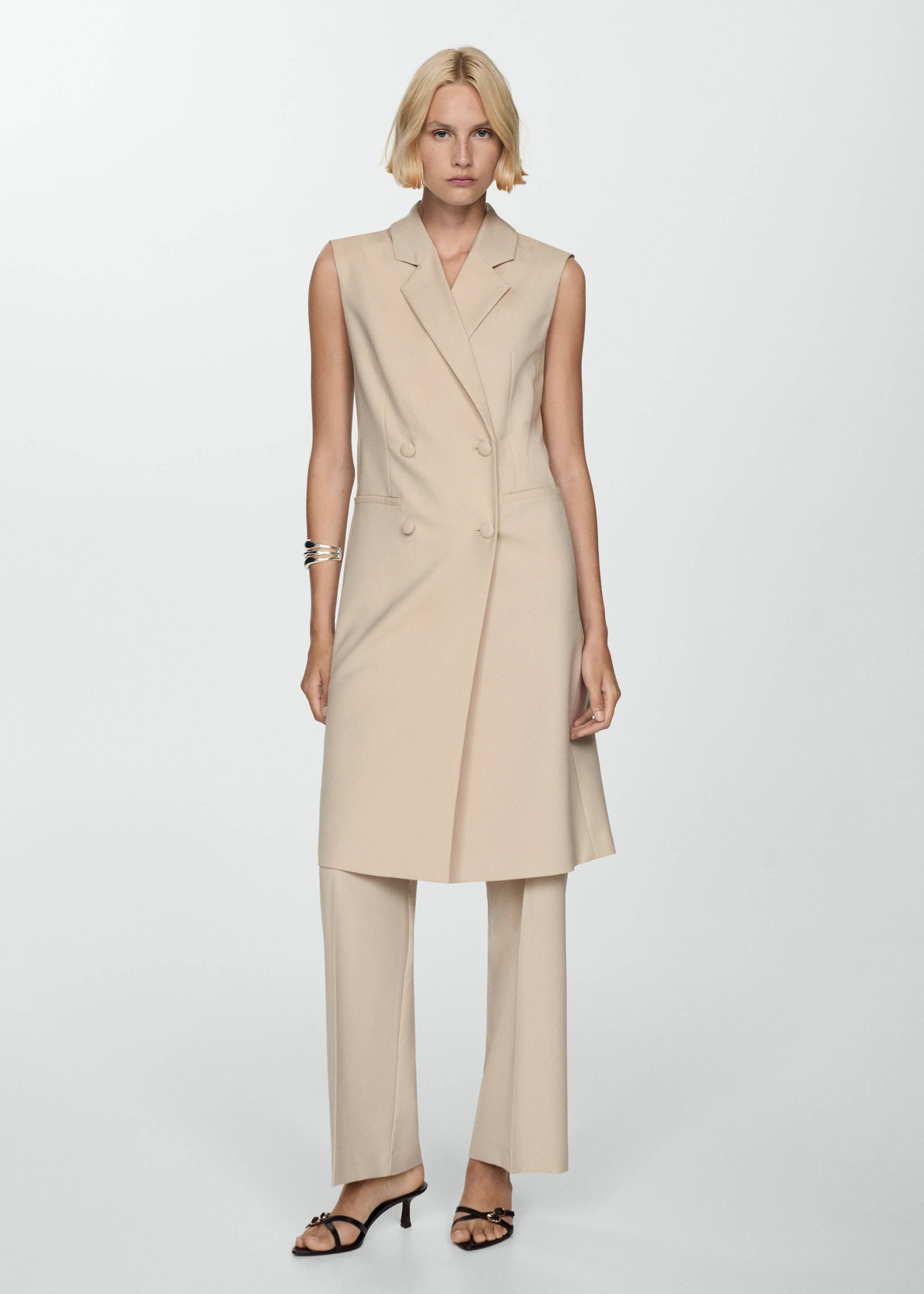 Long buttoned waistcoat - General plane