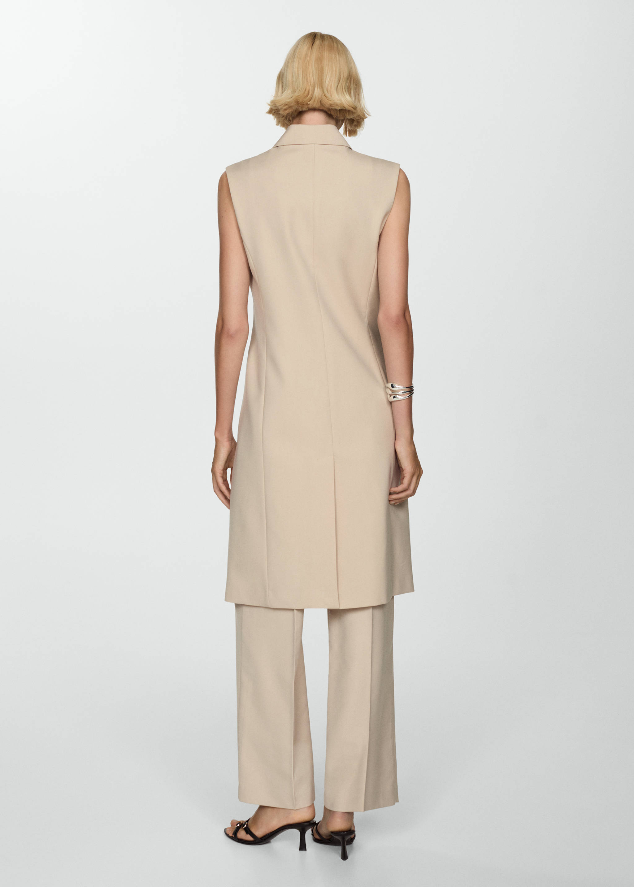 Long buttoned waistcoat - Reverse of the article