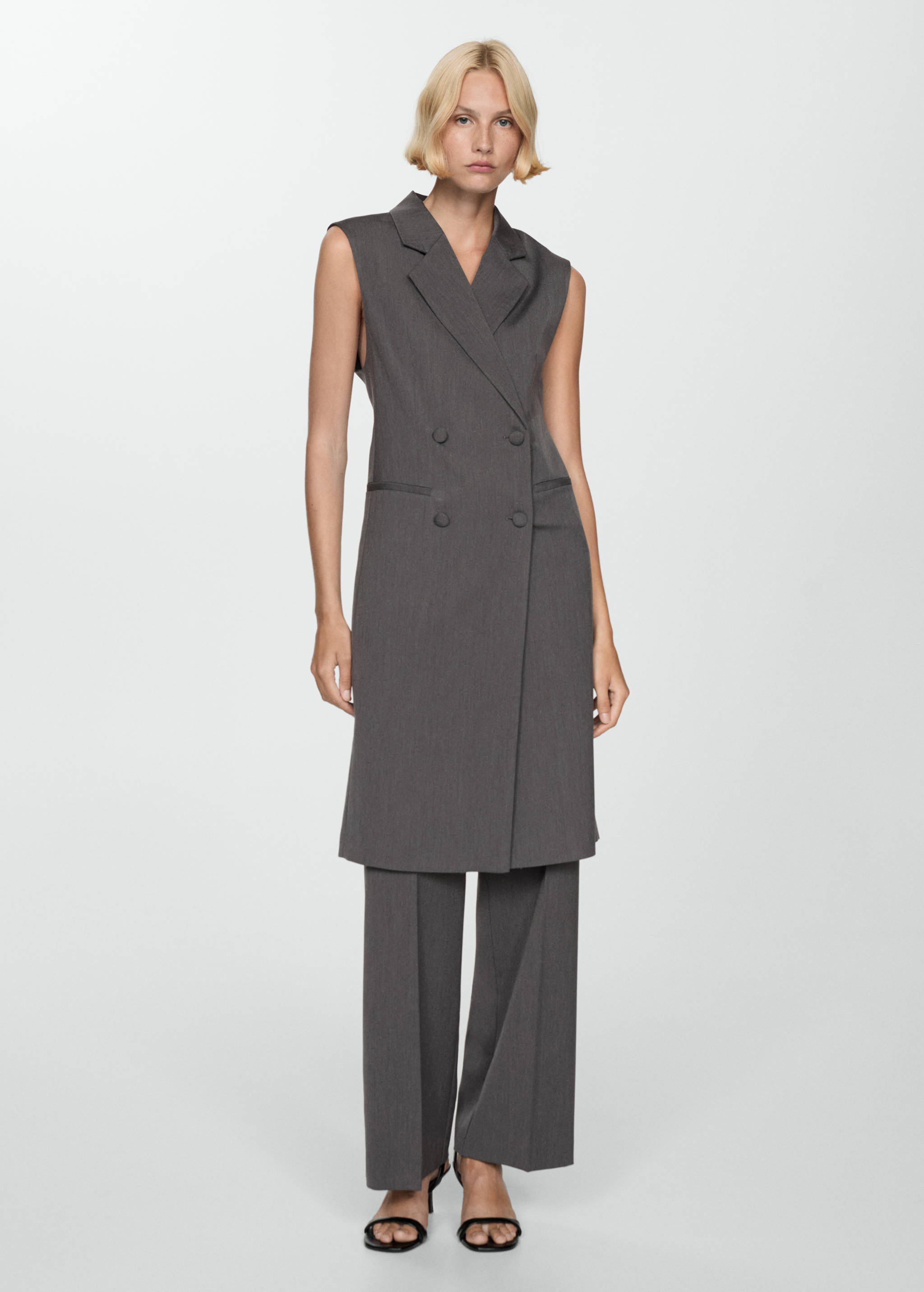 Long buttoned waistcoat - General plane