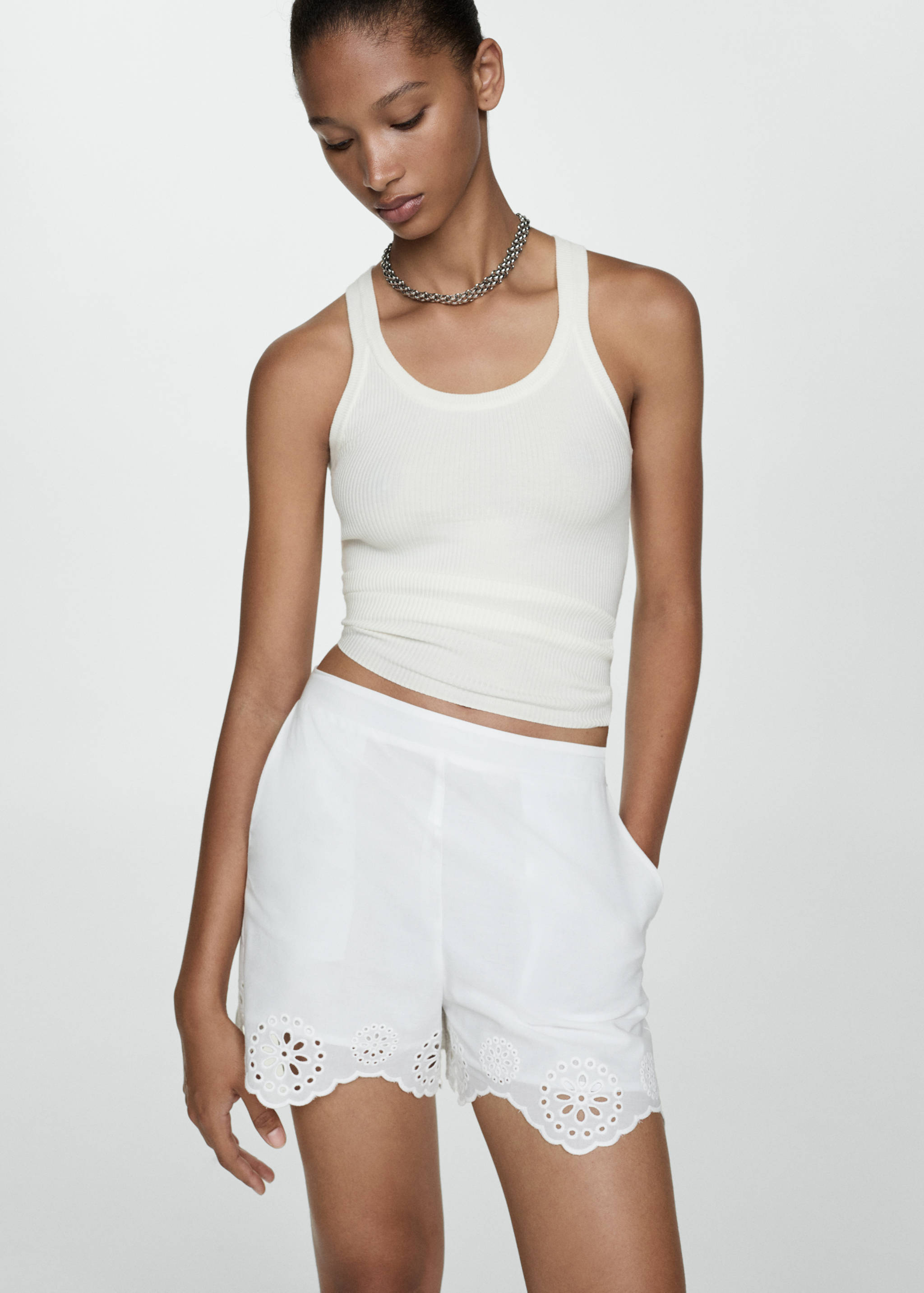 Embroidered openwork shorts - Details of the article 2