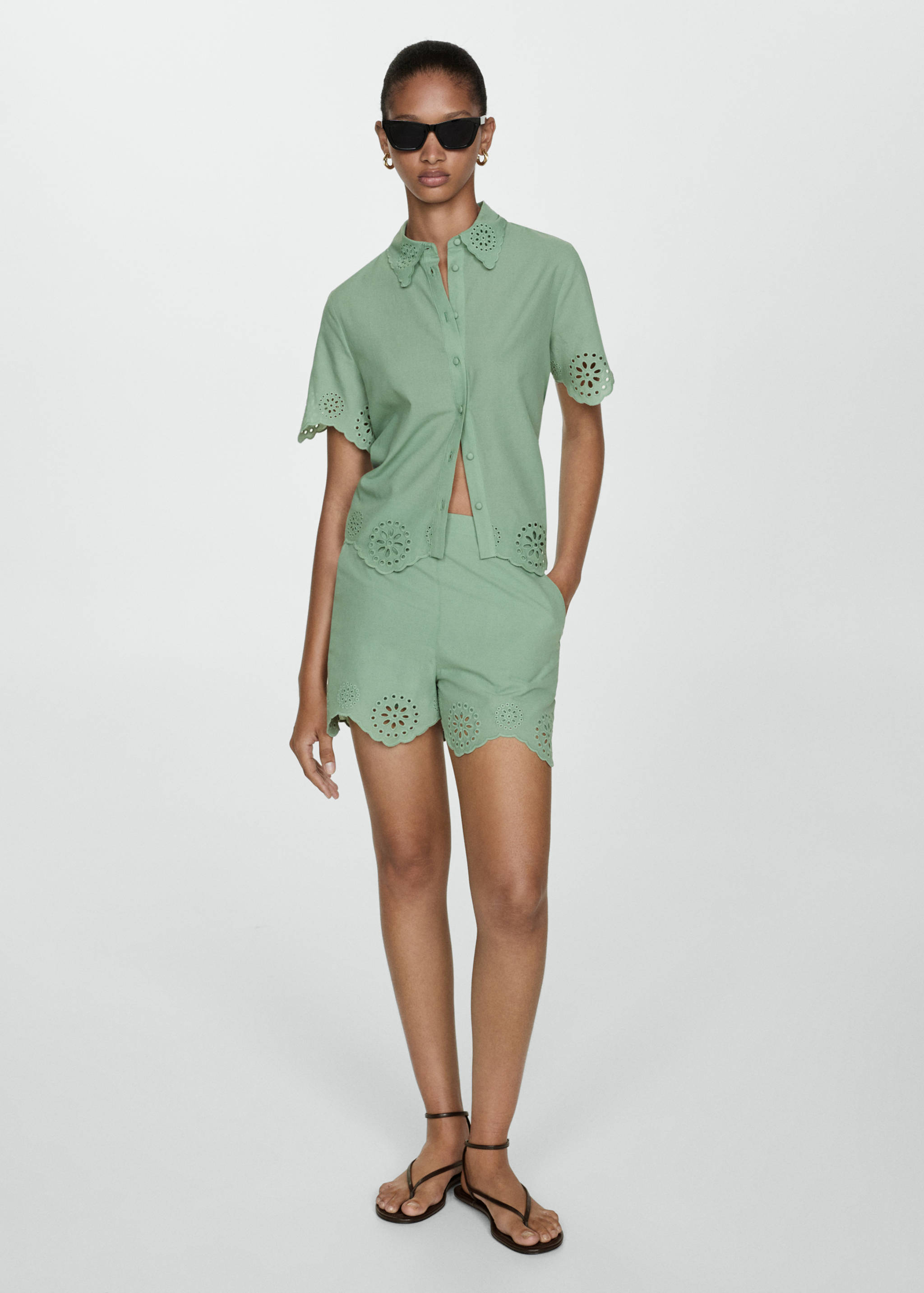 Embroidered openwork shorts - General plane