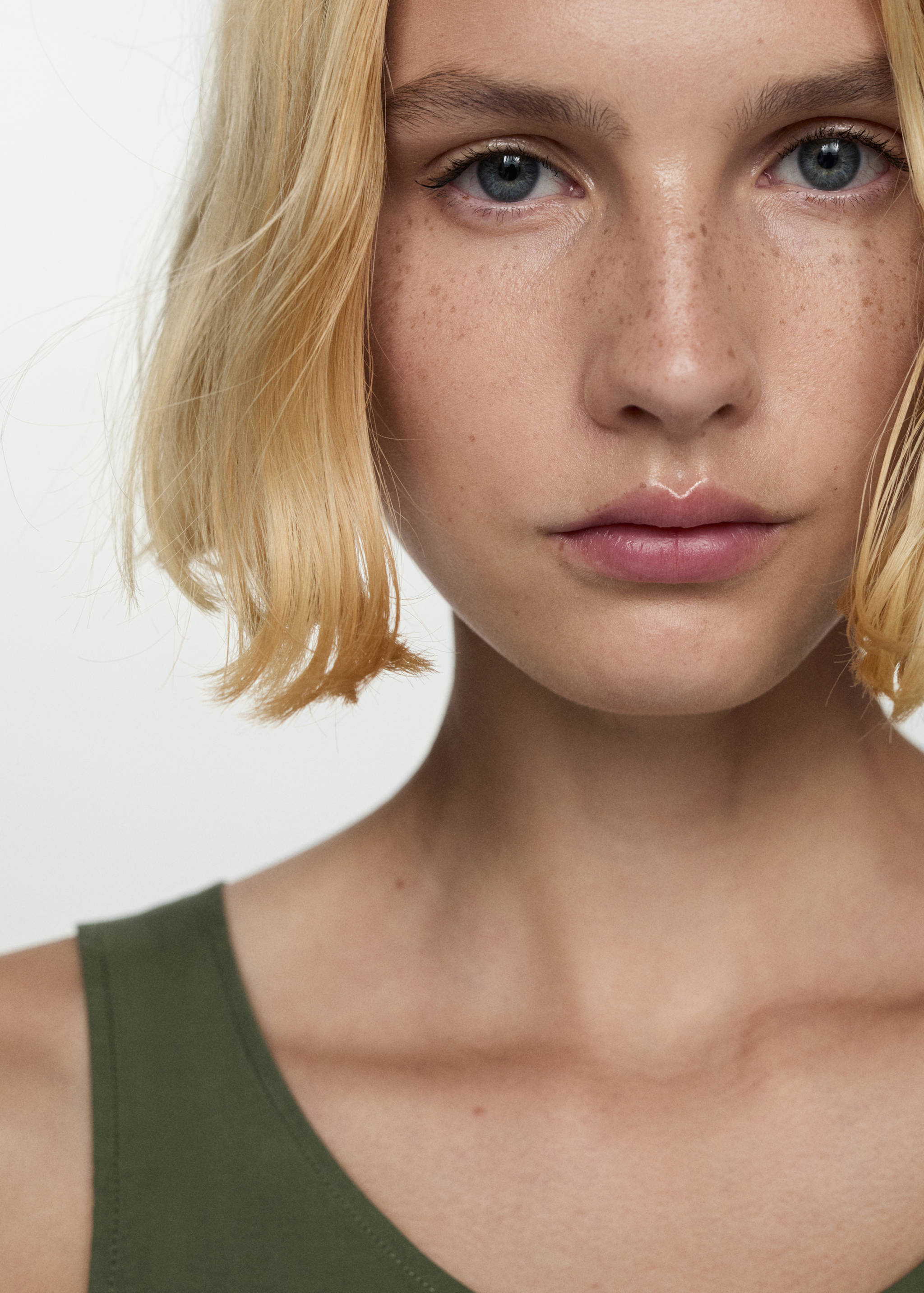 Modal sleeveless top - Details of the article 1