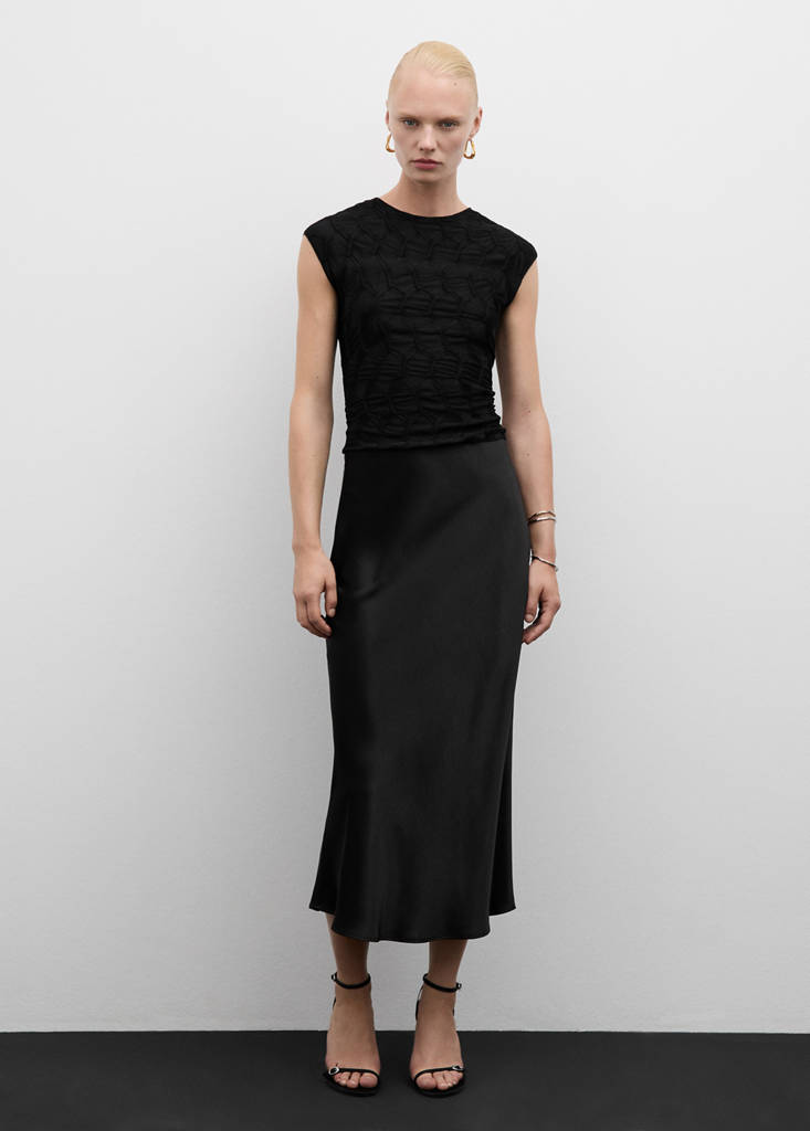 Textured short-sleeved t-shirt — Black