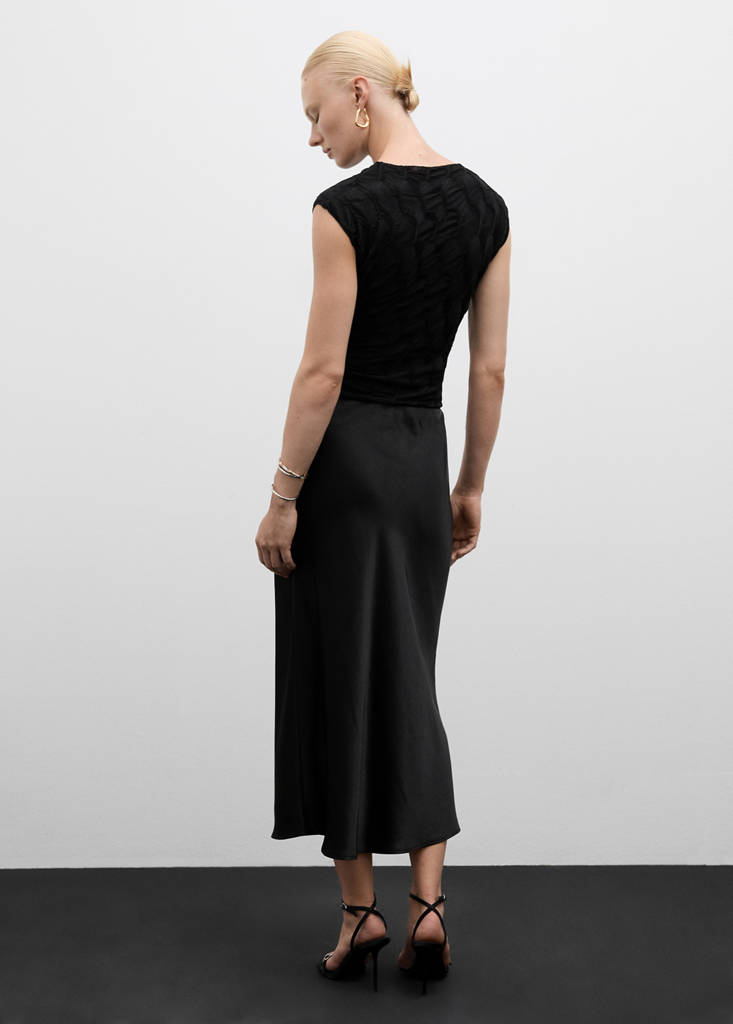Textured short-sleeved t-shirt — Black