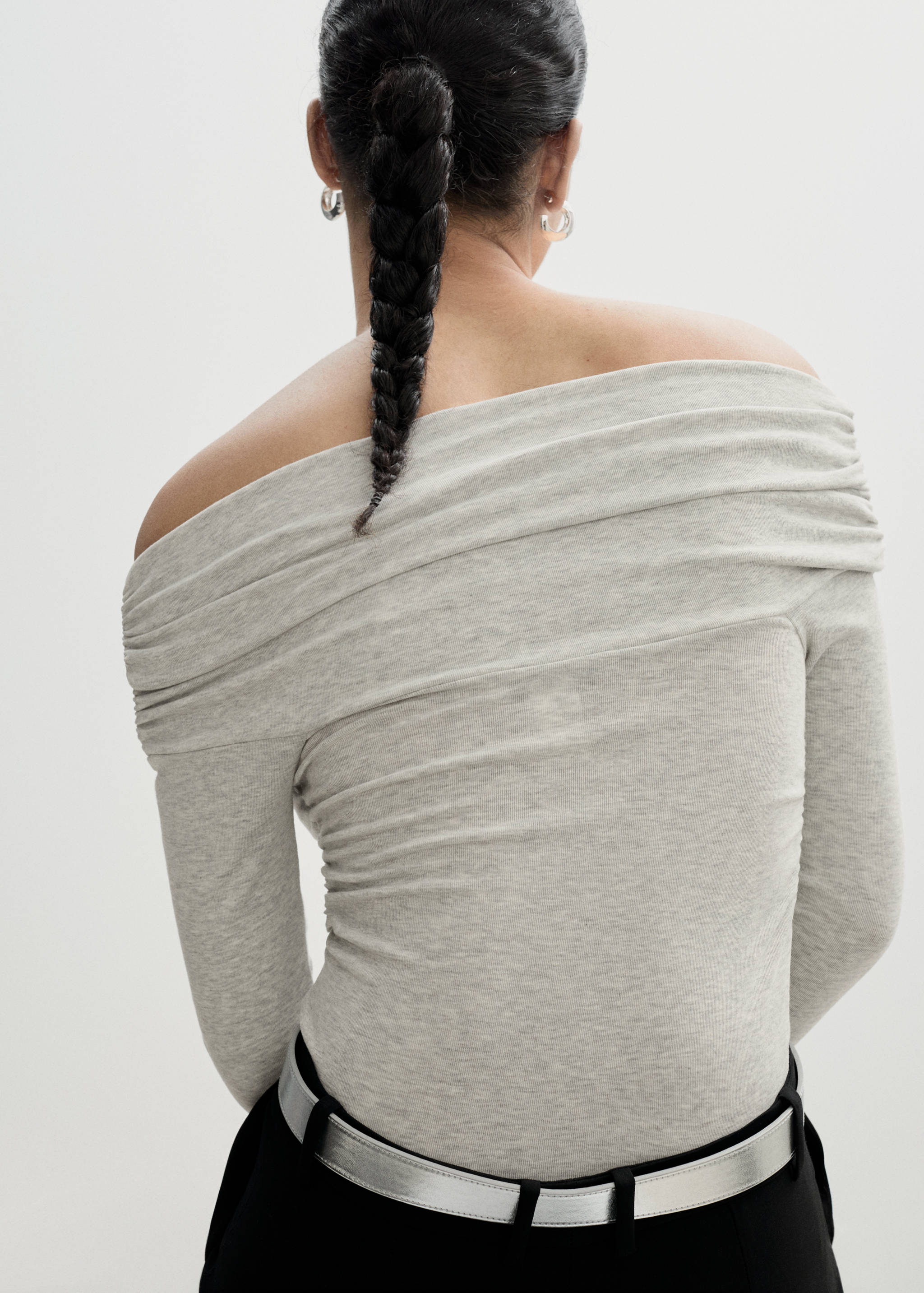 Camiseta hombros descubiertos - Reverso del artículo