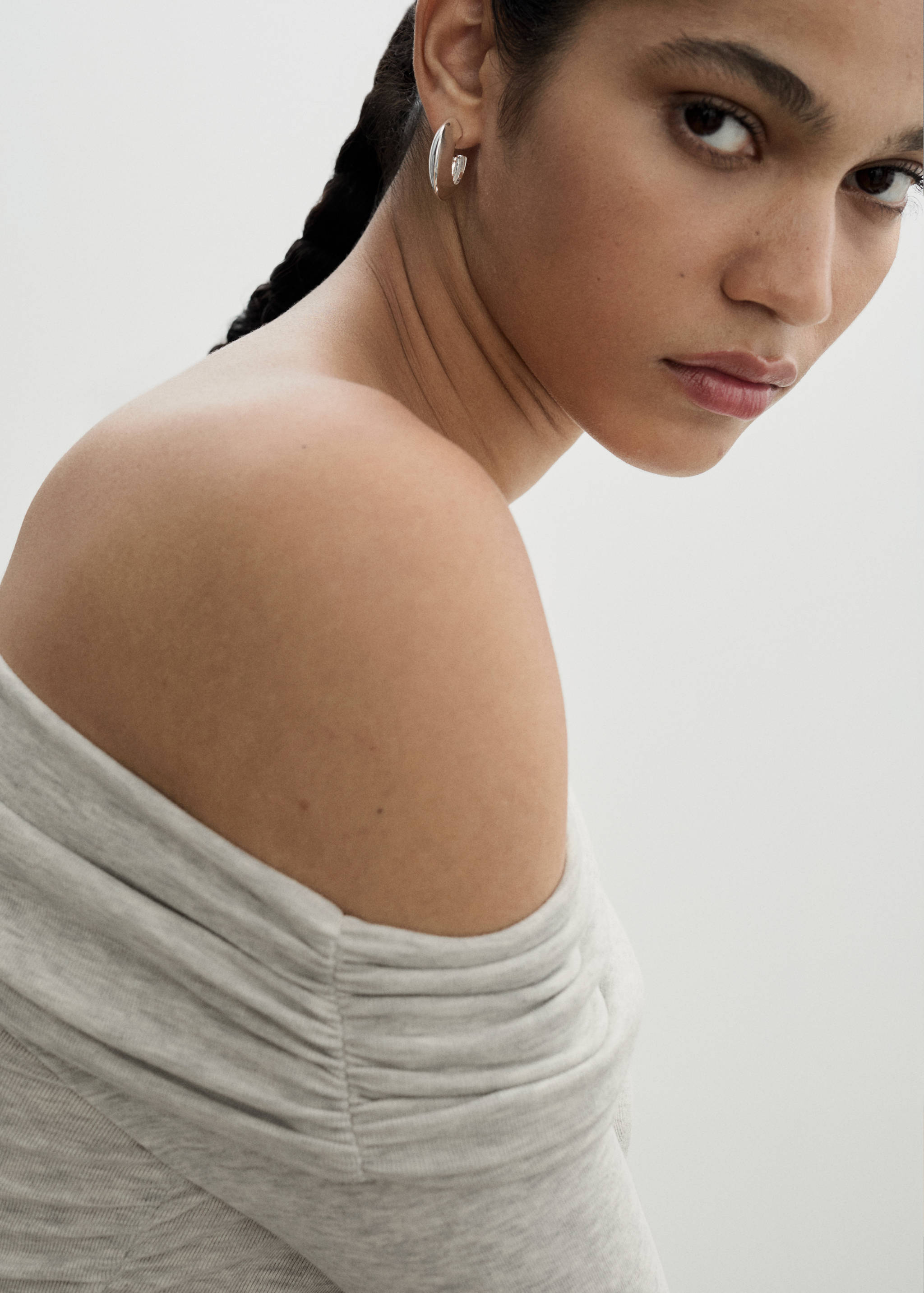 Camiseta hombros descubiertos - Detalle del artículo 1