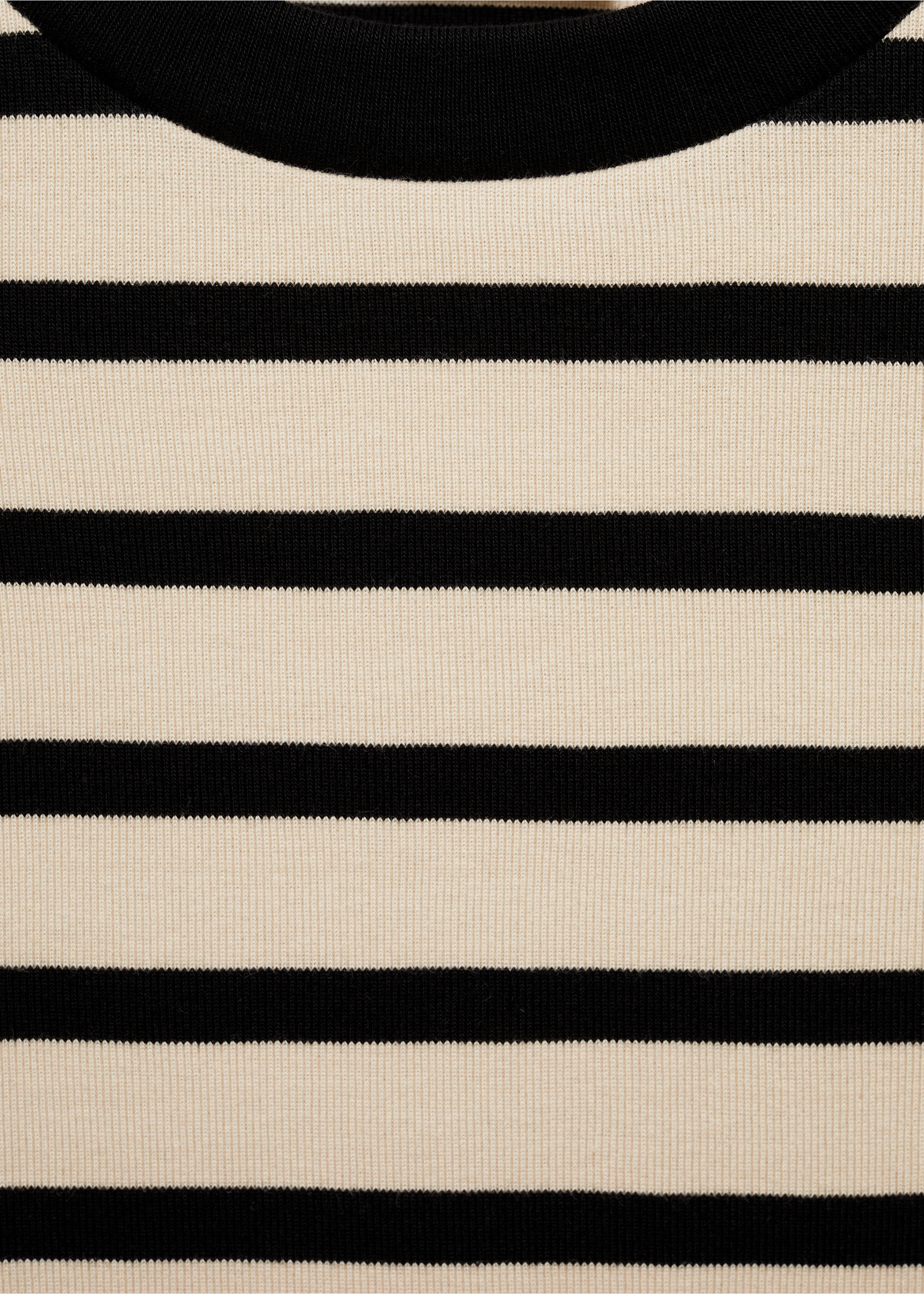 Camiseta contraste botones - Detalle del artículo 0, Crudo. Ref: 77074033-00.