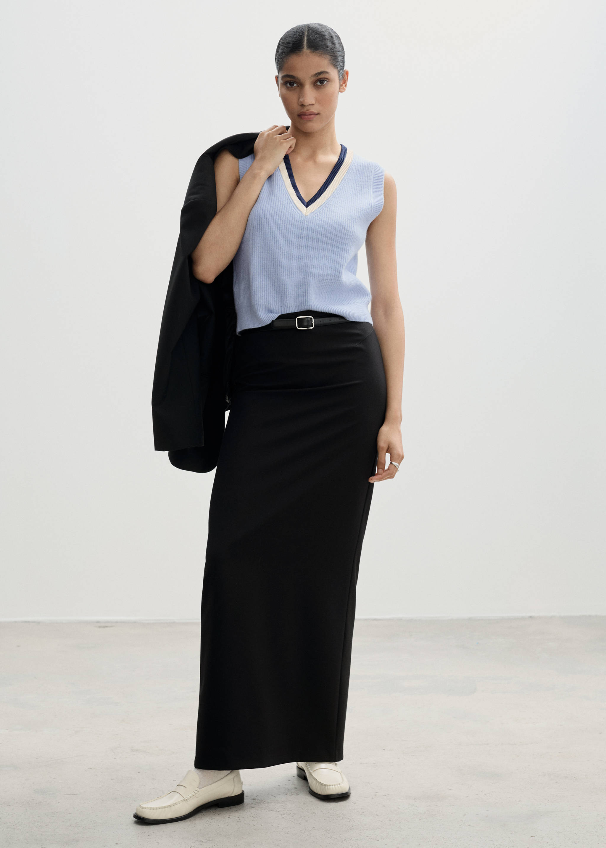 Contrast V-neck gilet - General plane