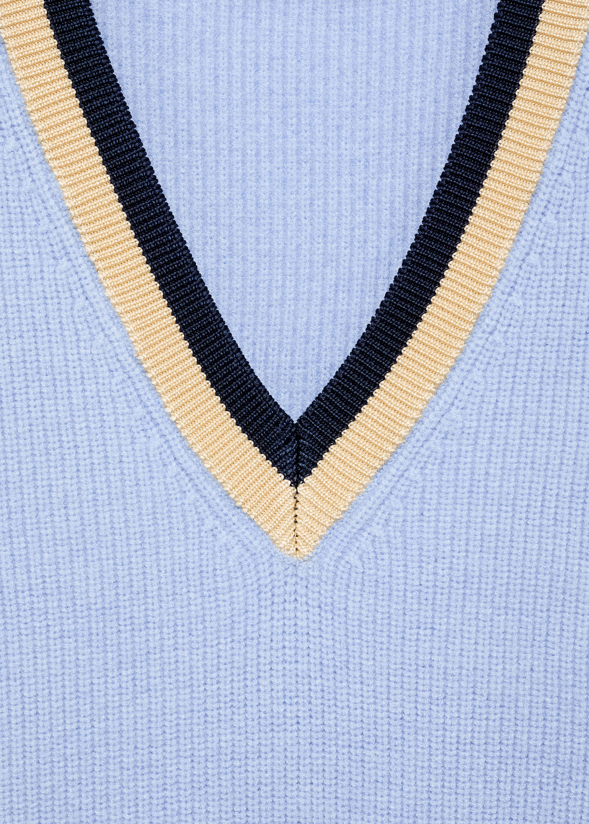 Contrast V-neck gilet - Details of the article 8