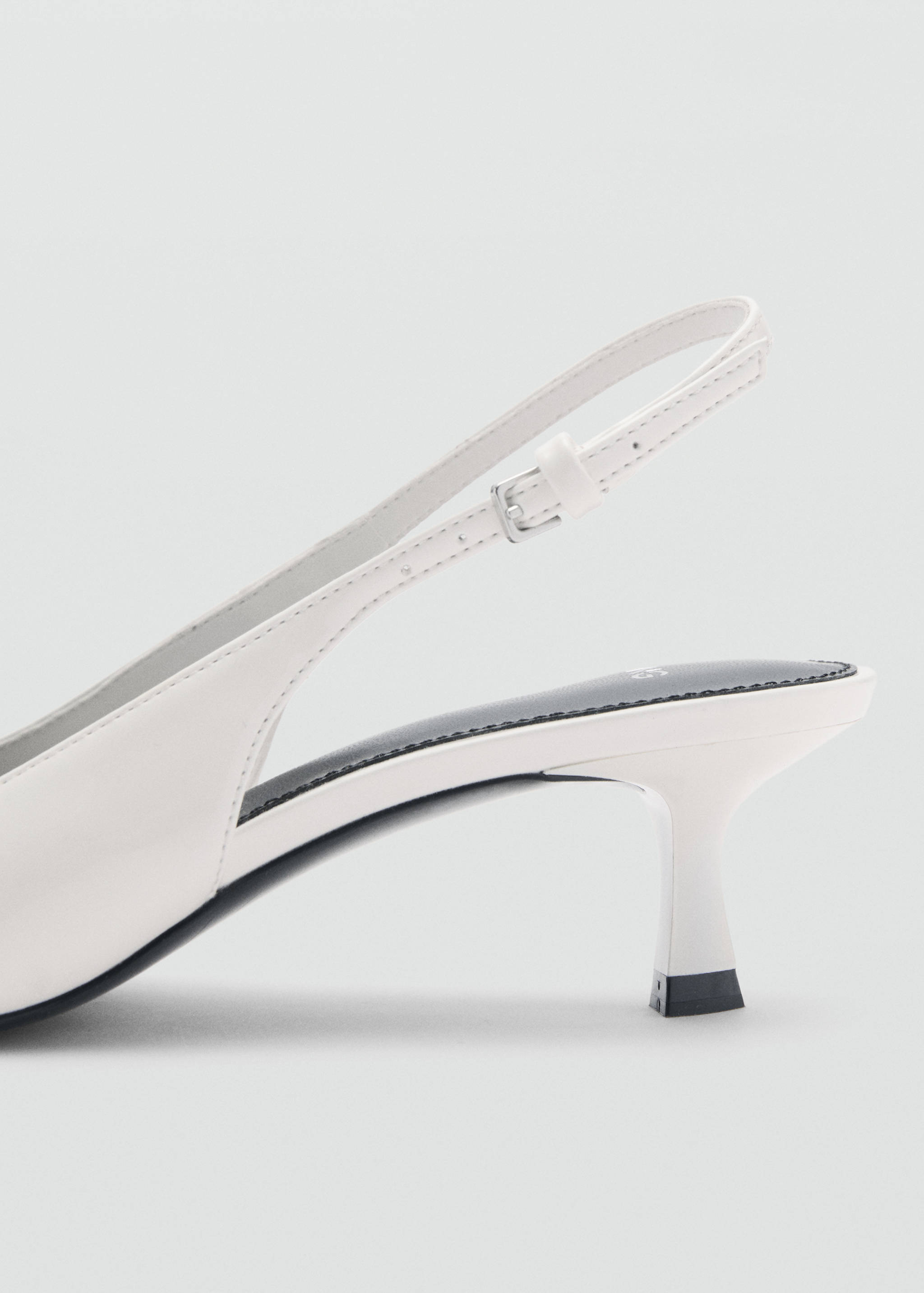 Heeled-shoe with detail - Details of the article 1