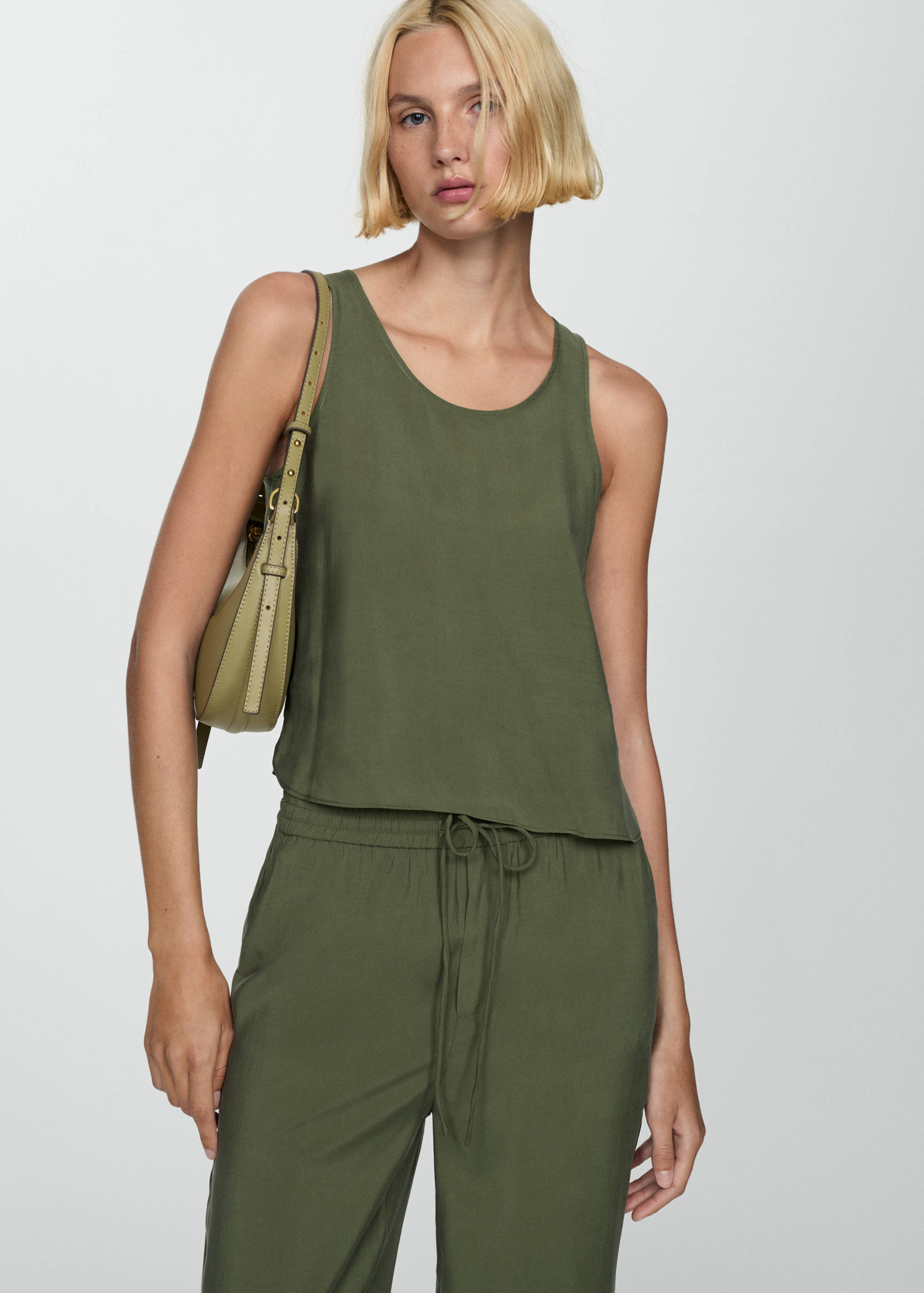 Pantalón recto modal - Plano medio