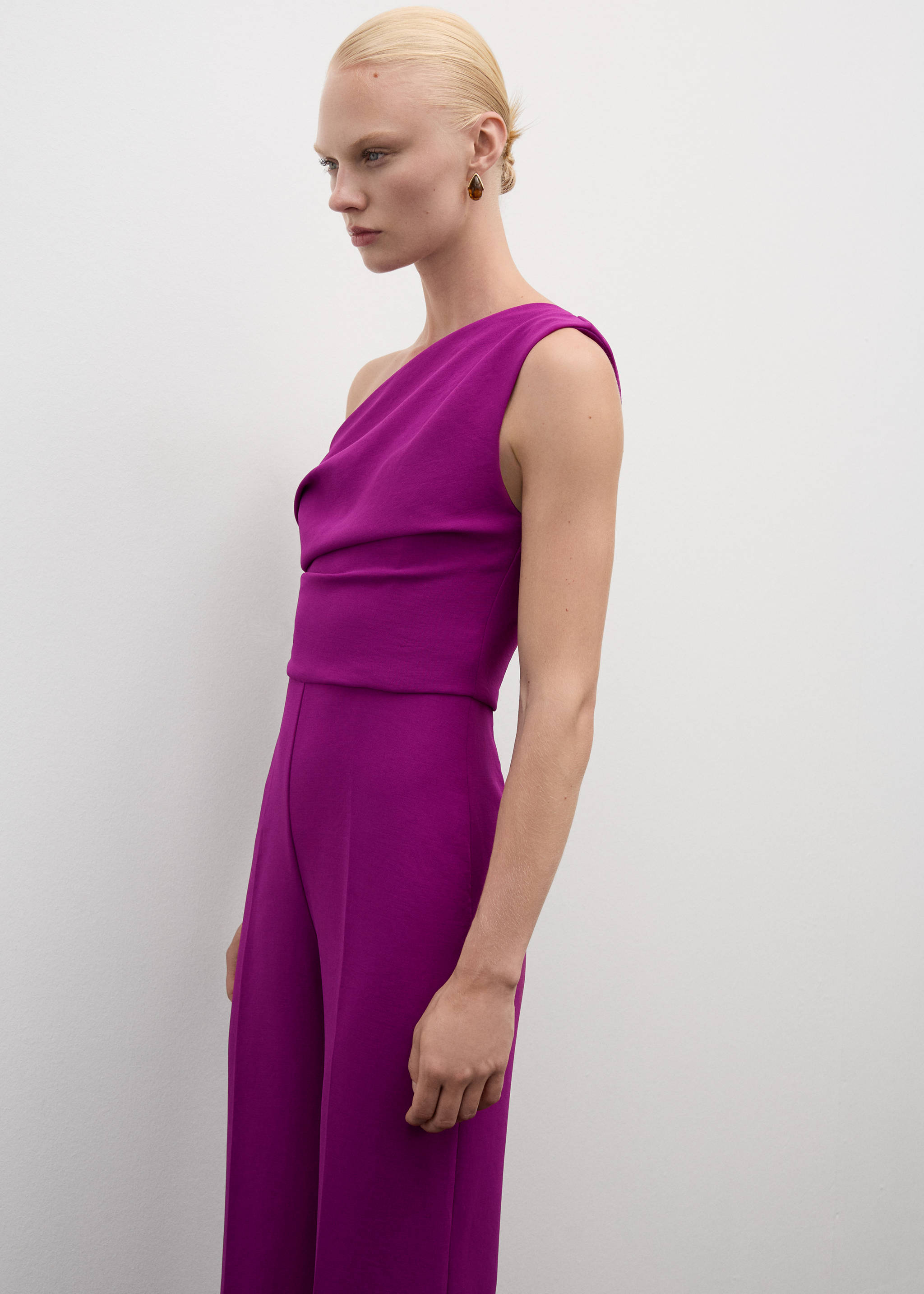 Asymmetrical jumpsuit with draped detail - Medium plane