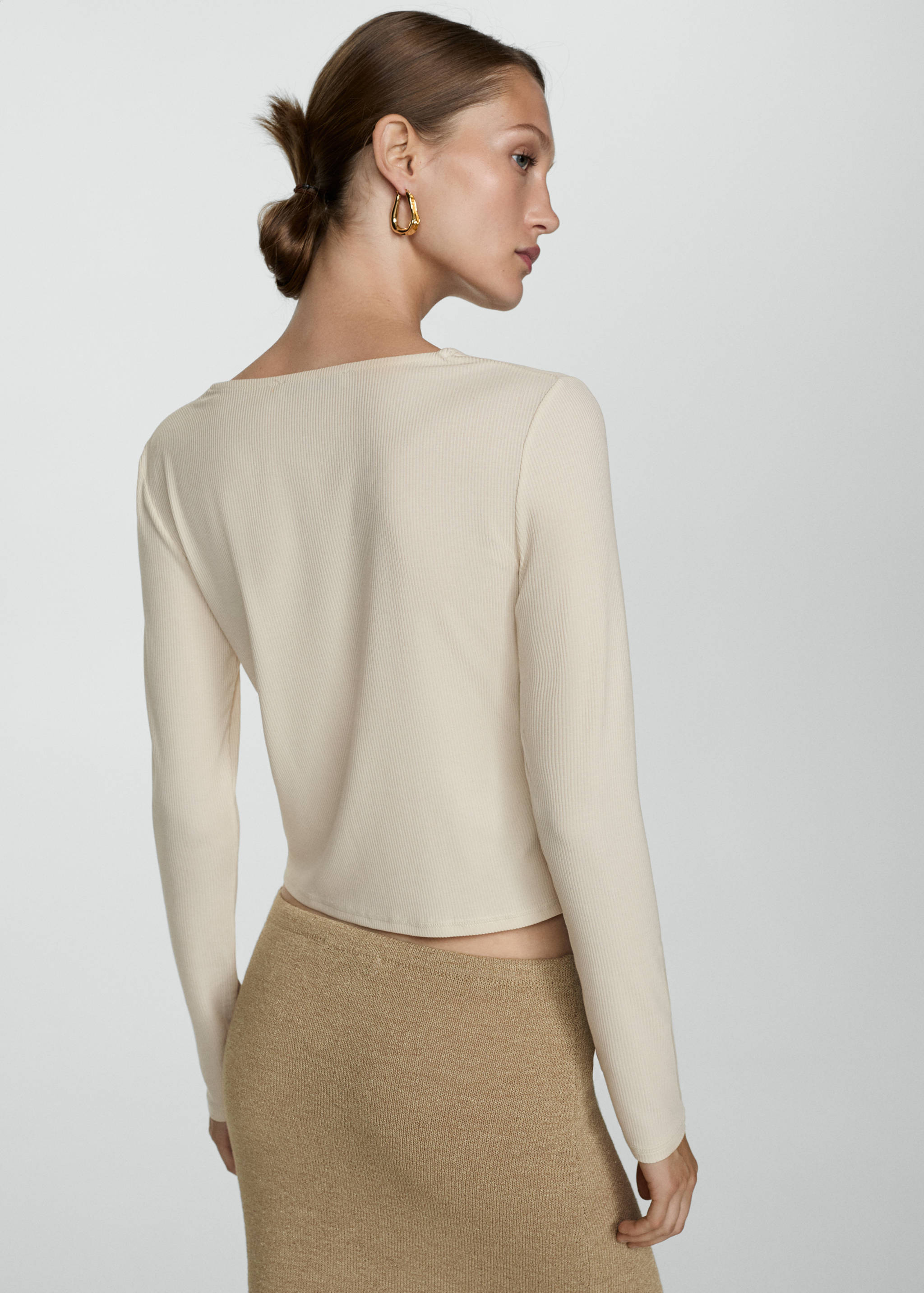 Buttoned lyocell t-shirt - Reverse of the article