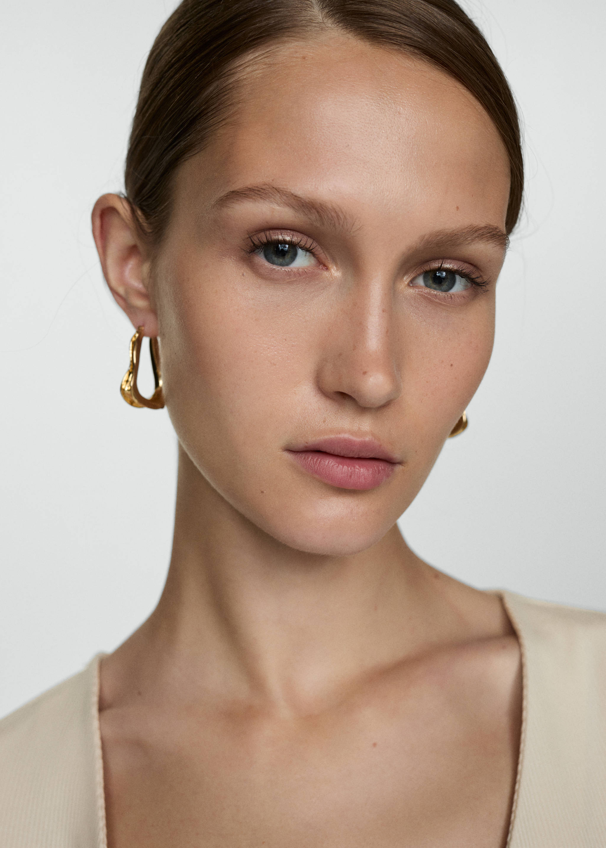 Buttoned lyocell t-shirt - Details of the article 1