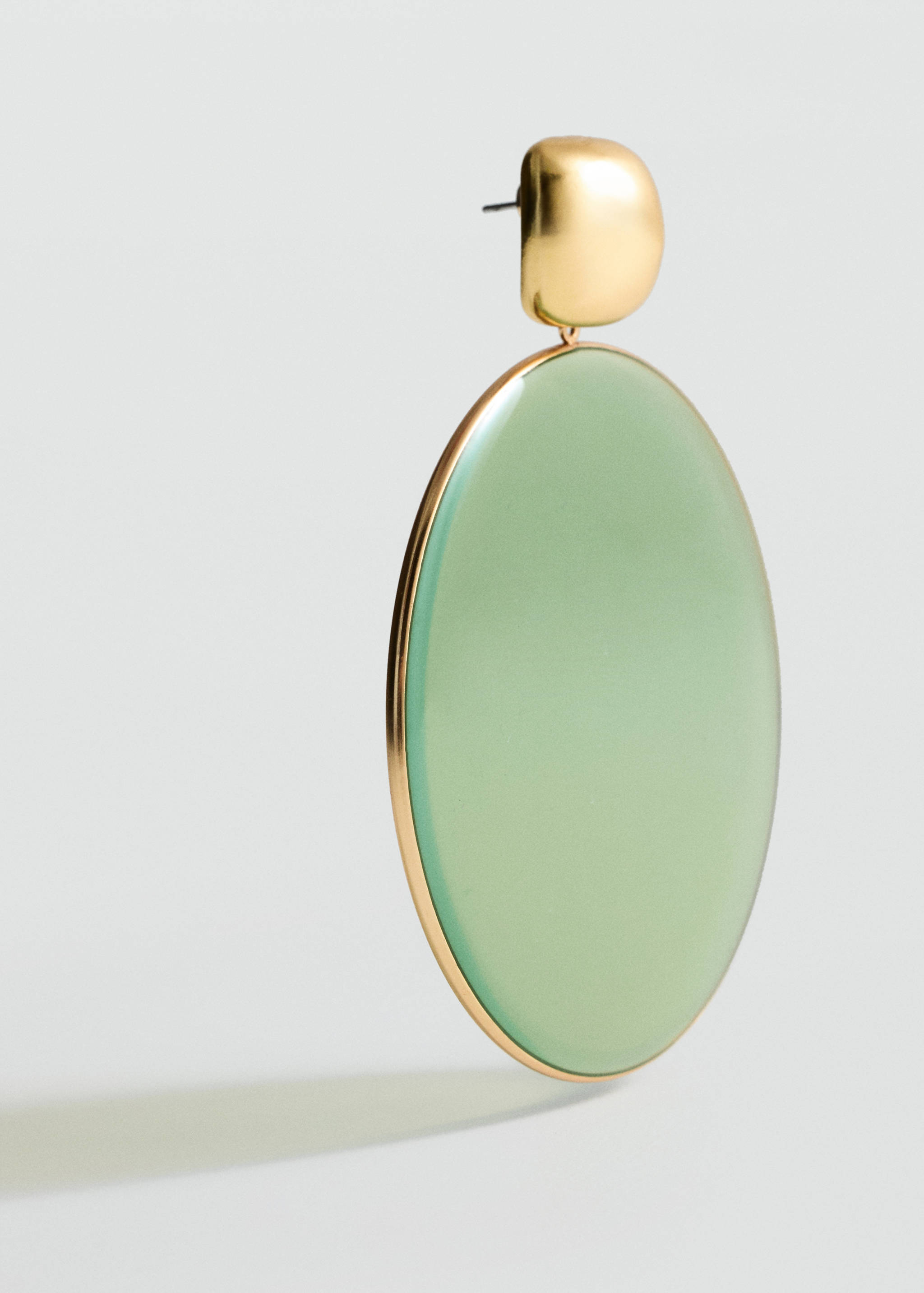 Boucles d'oreilles maxi rondes résine - Plan moyen