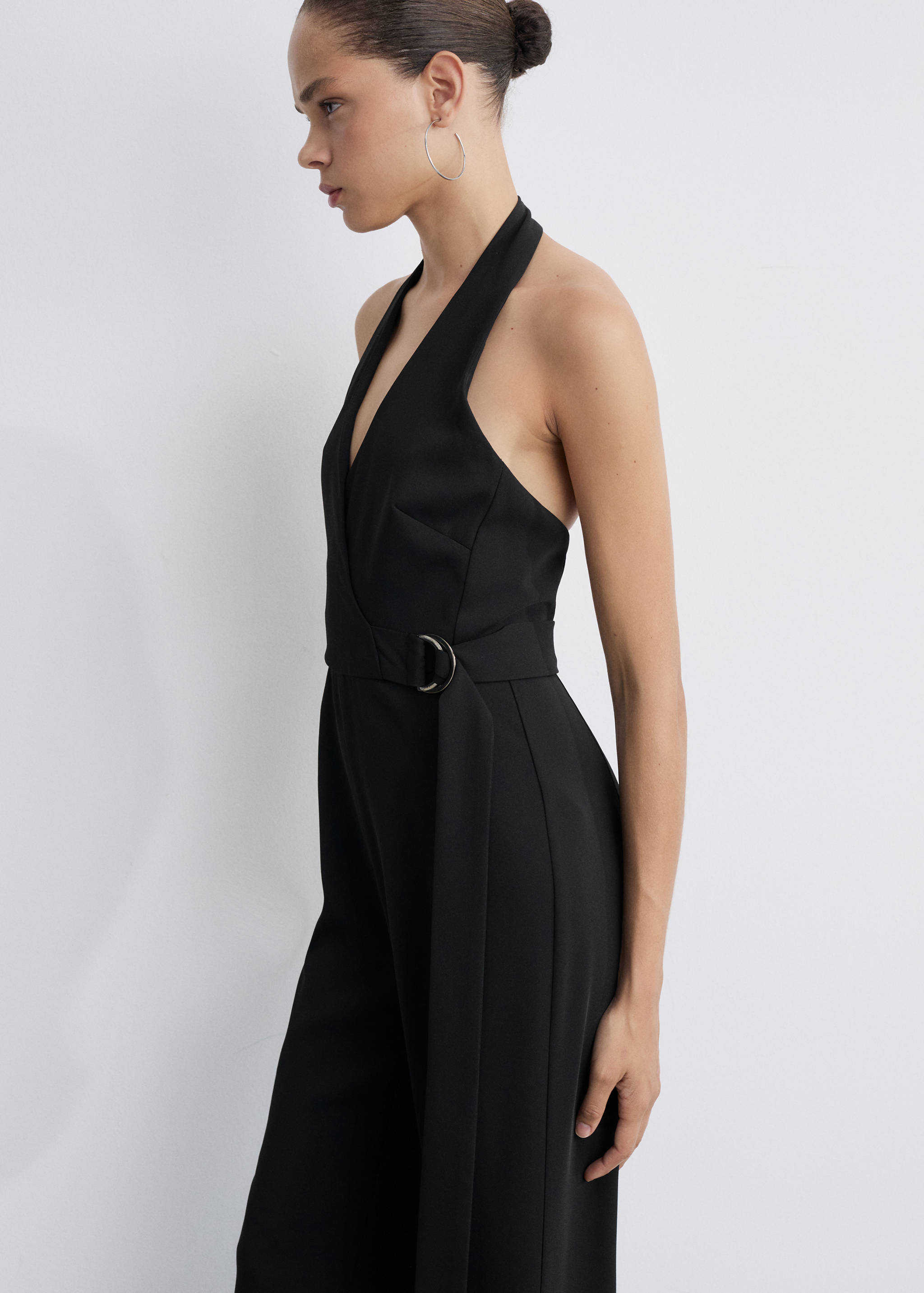 Halter-neck jumpsuit with belt - Medium plane