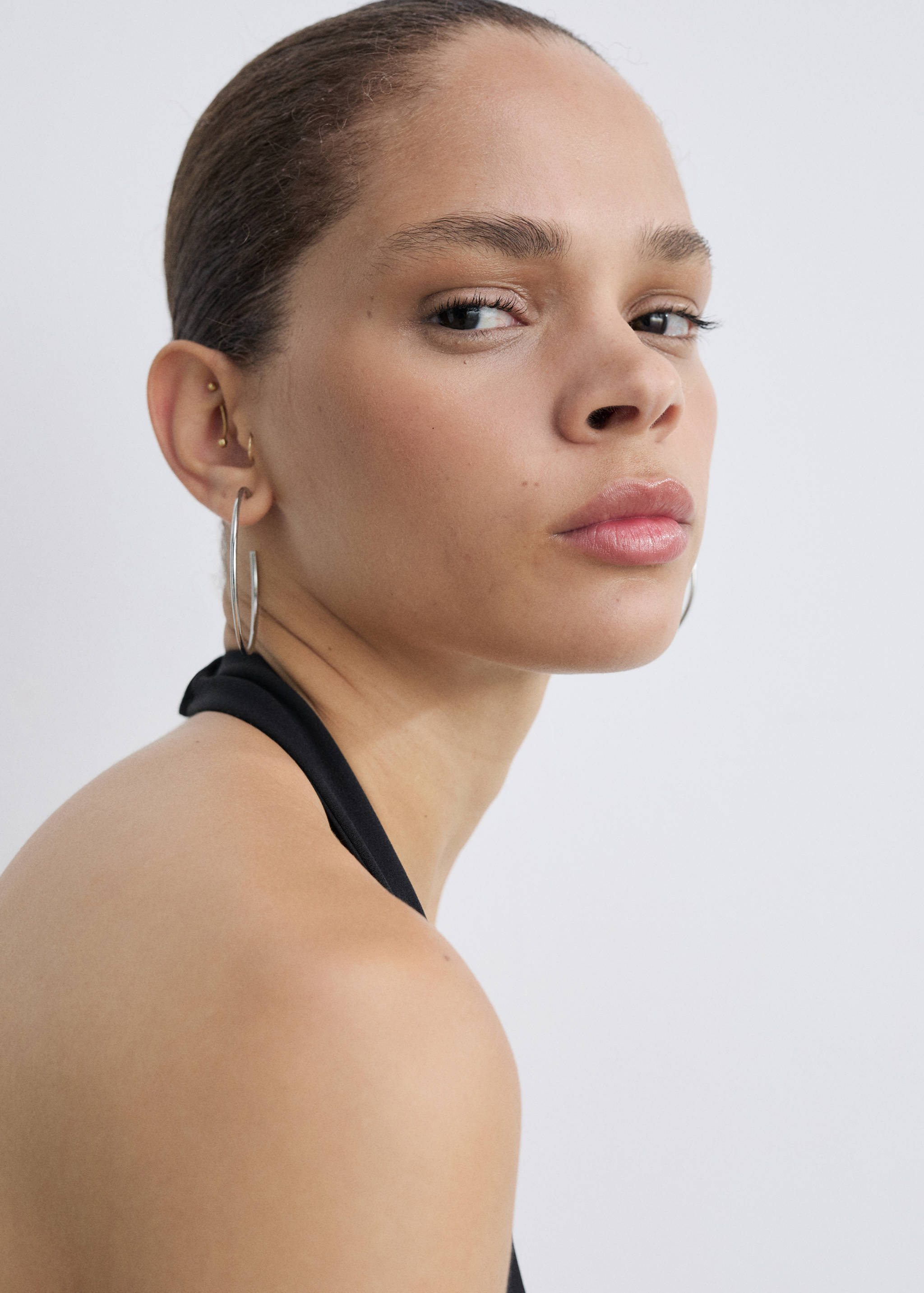 Halter-neck jumpsuit with belt - Details of the article 1