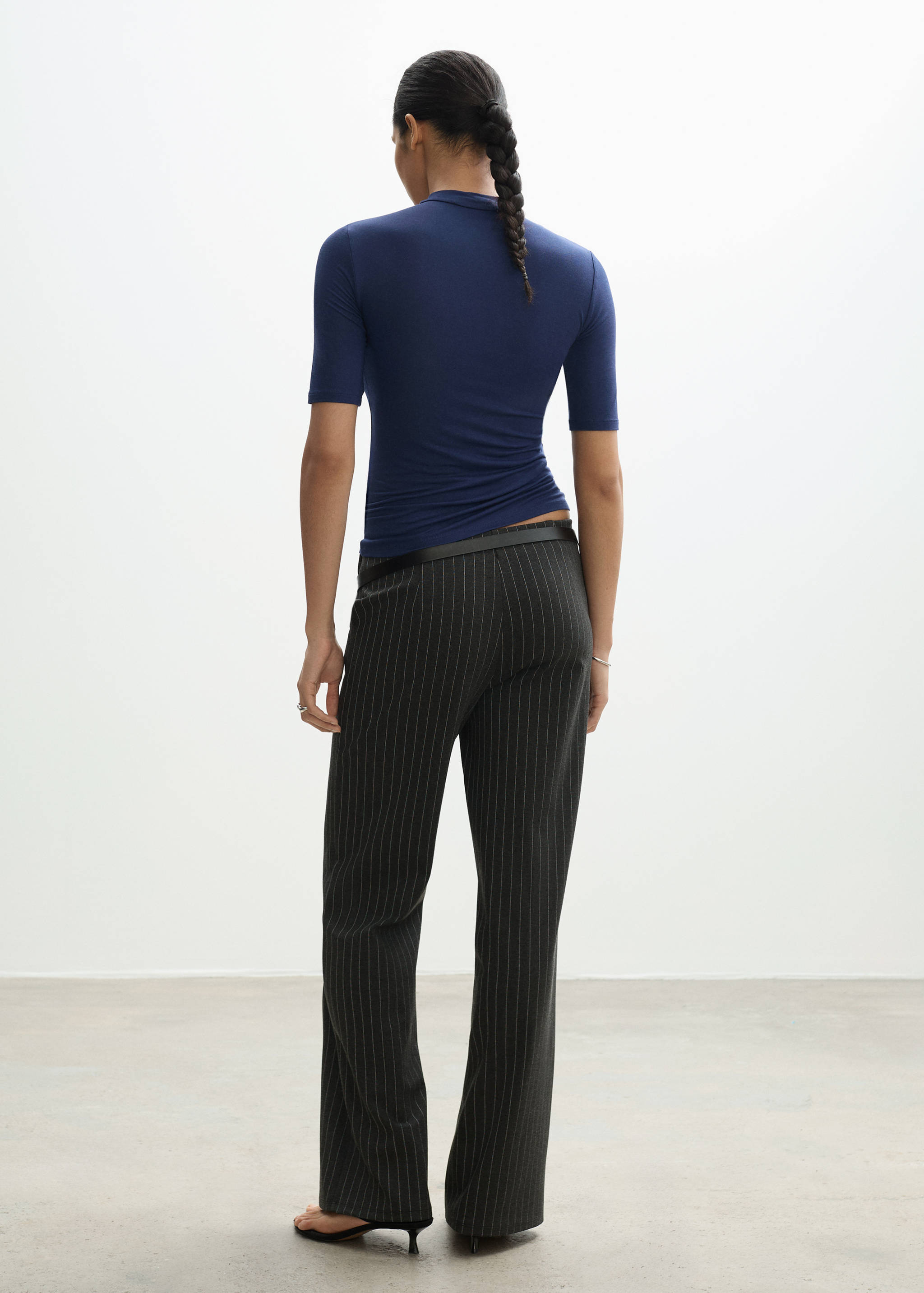 Short sleeve knitted t-shirt - Reverse of the article