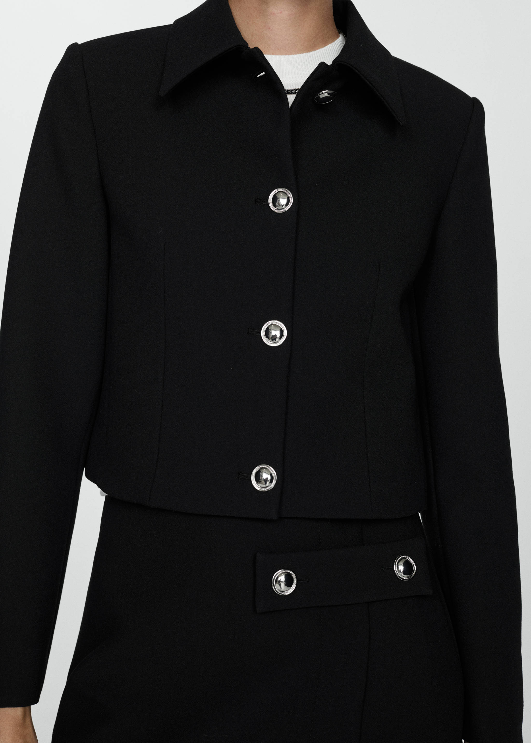 Buttoned cropped jacket - Details of the article 6